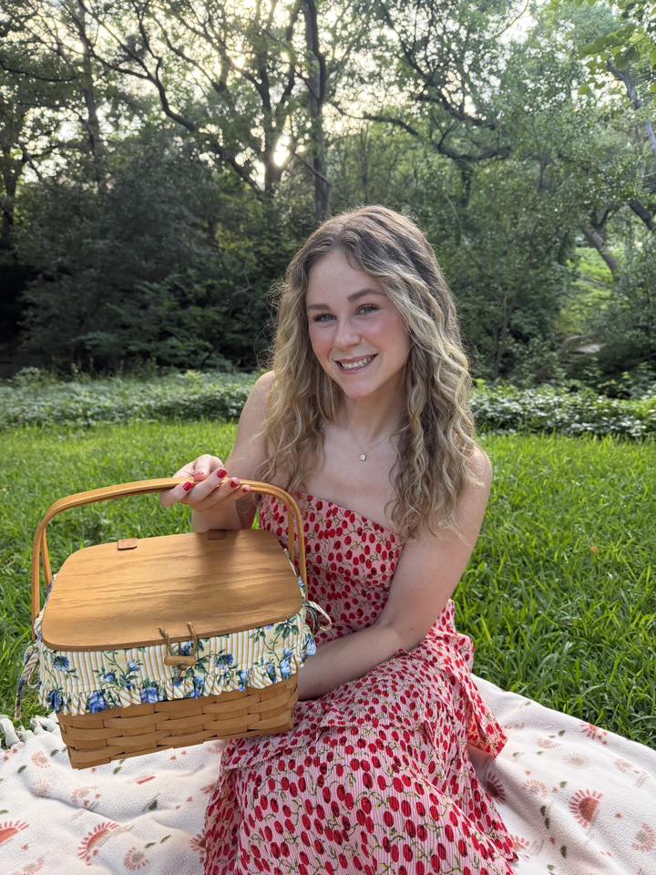 Longberger Picnic Basket with bonus 2 extra longaberger baskets.