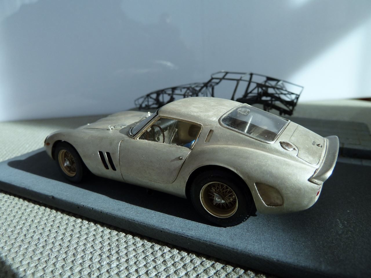 フェラーリ 250 GTO。Make Upのキットを組み立てているうちに、この