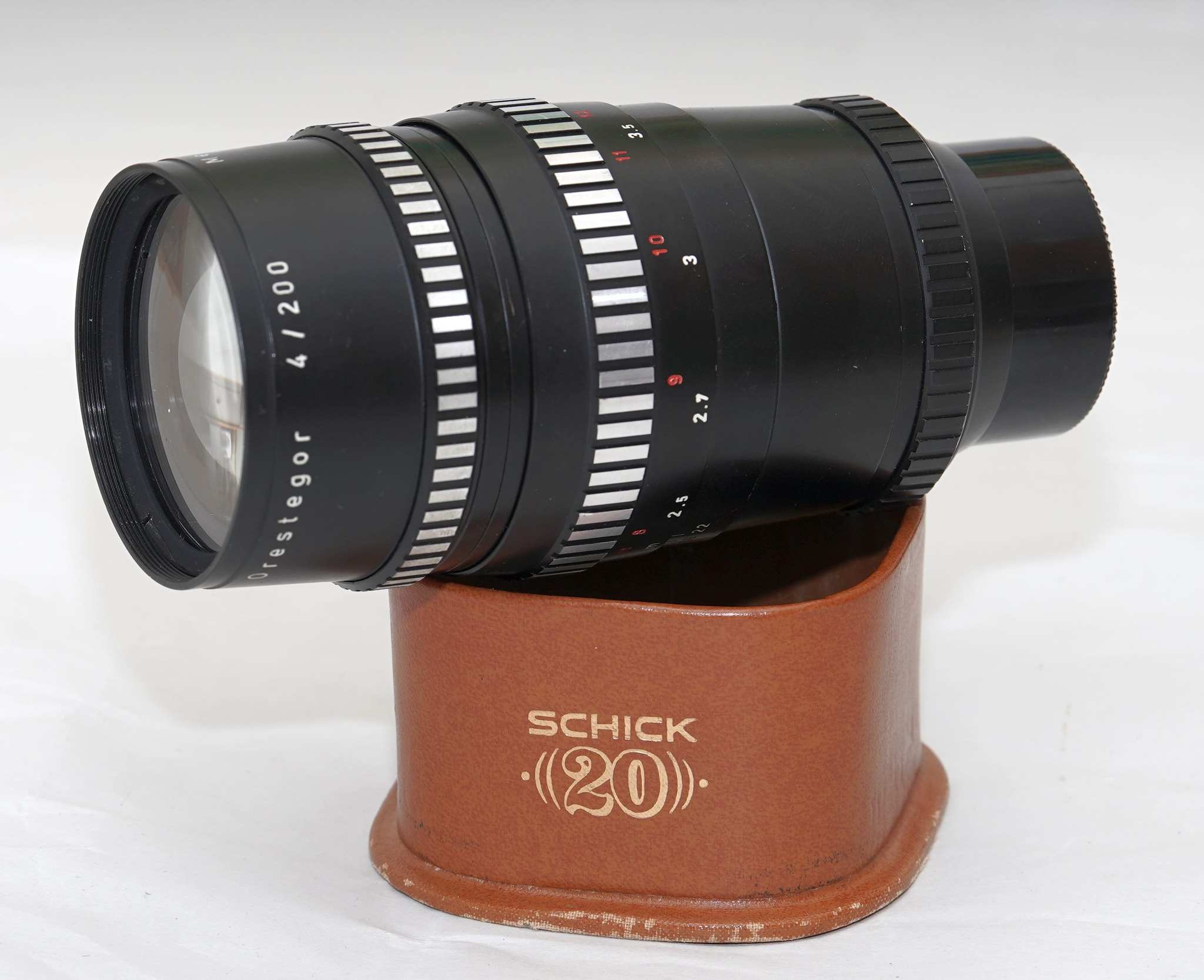 Meyer-Optik Görlitz Telemegor 250mm f5.5 m42 on Canon 6D. I have a