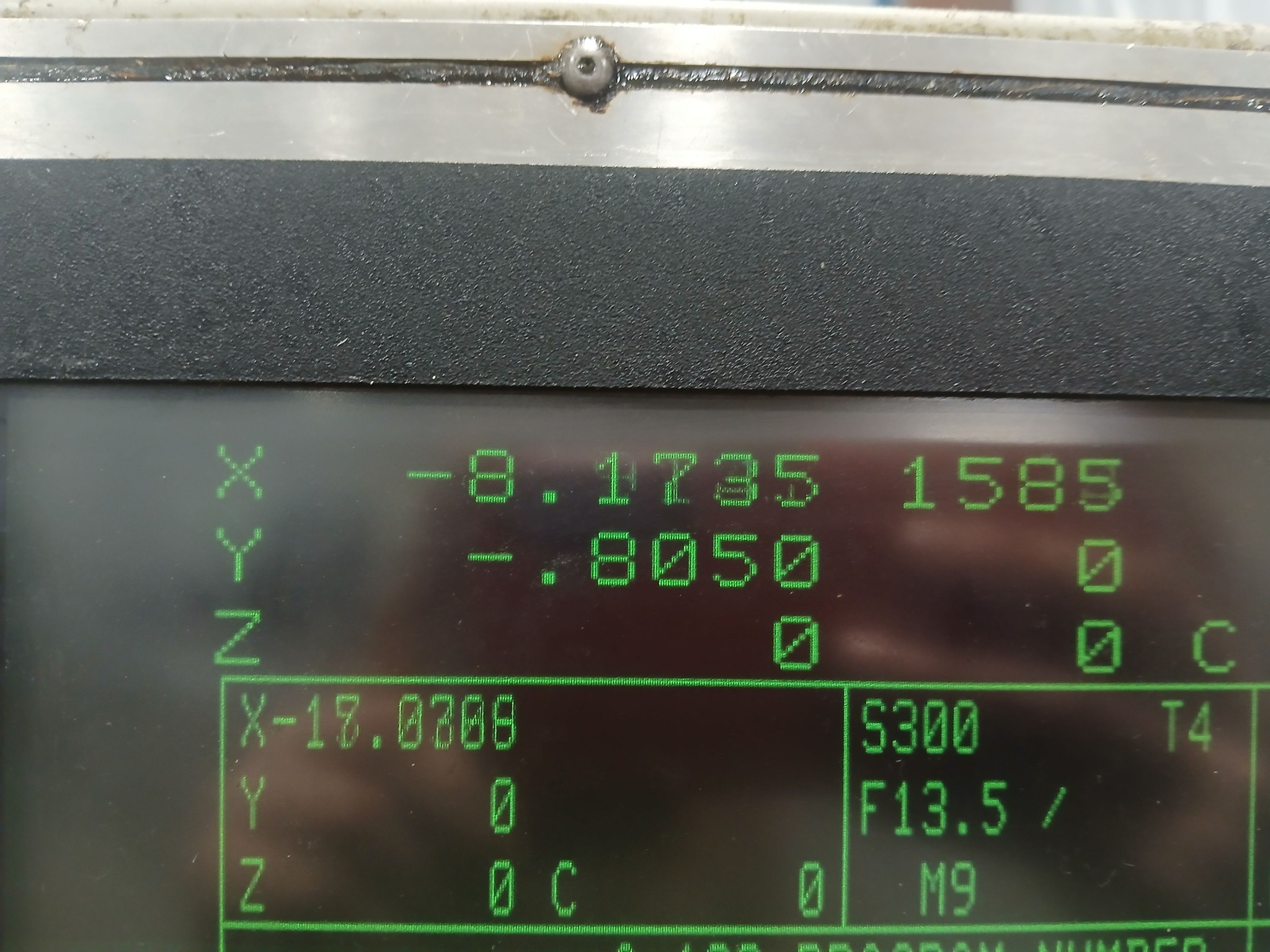 What is the meaning of 1585 on a Fadal CNC 88 controller?
