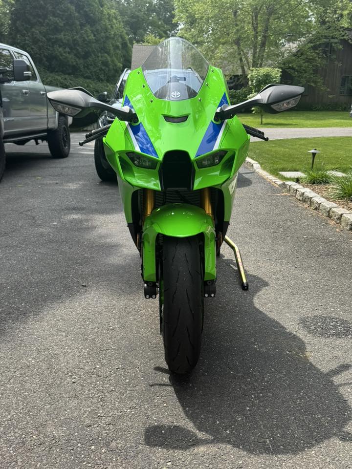Selling my 2024 ninja Zx 10 40th Ann. Edition. 1600 miles