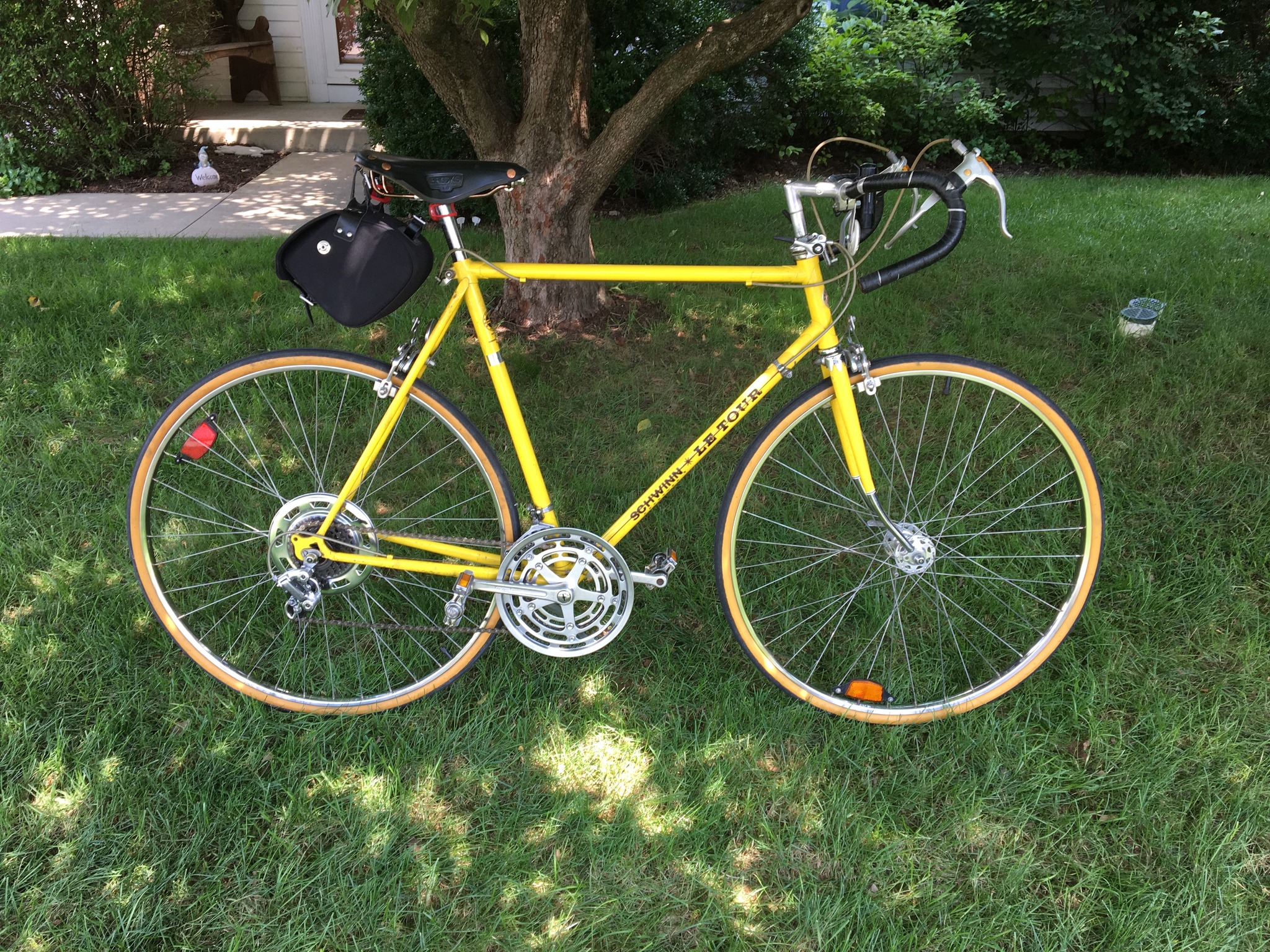 Restored 1974 Schwinn Le Tour bike