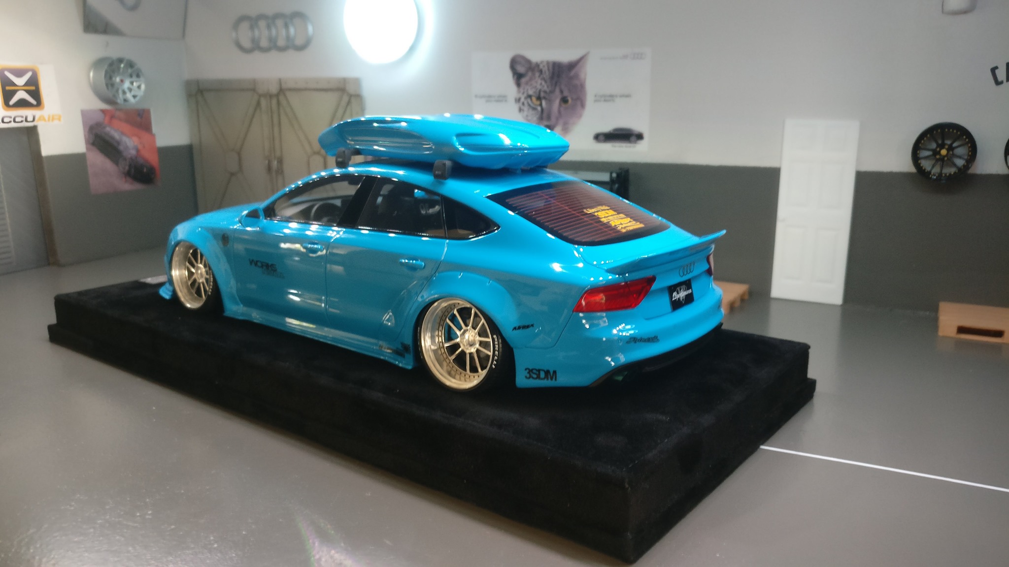 MotorHelix 新到貨 New arrivals! 1/18 Audi S8 Plus White MH016LW