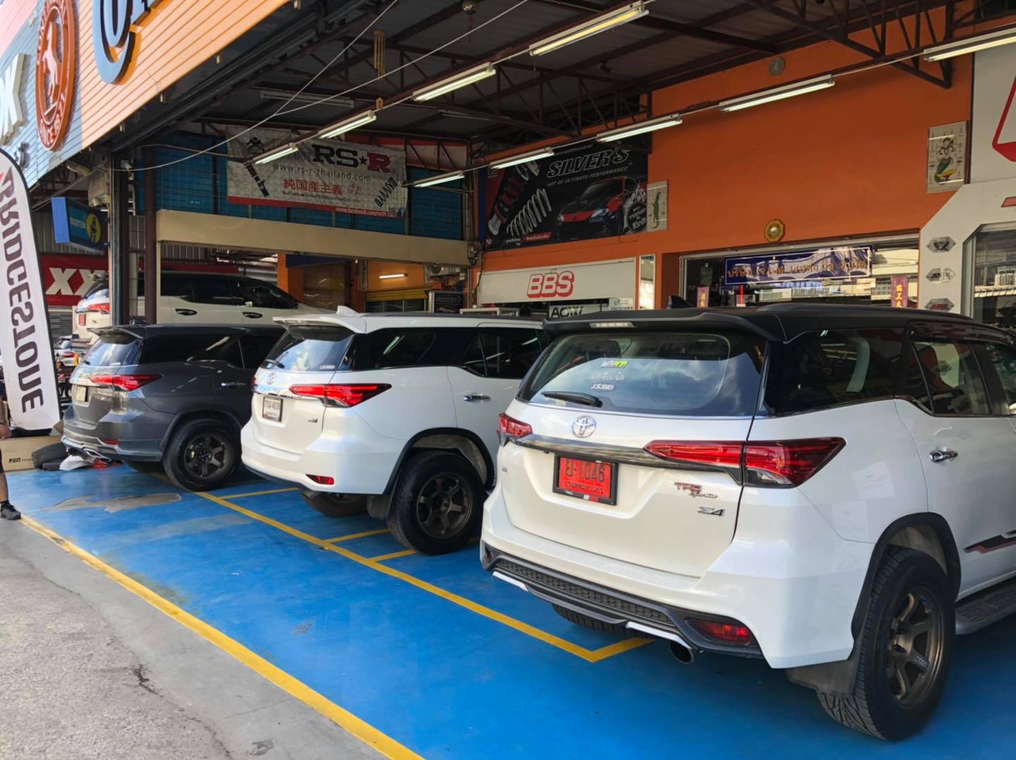 ศูนย์ติดตั้ง ล้อยาง ระบบเบรค ท่อไอเสีย อัพเกรดช่วงล่าง รถPPV #JS_racing ...