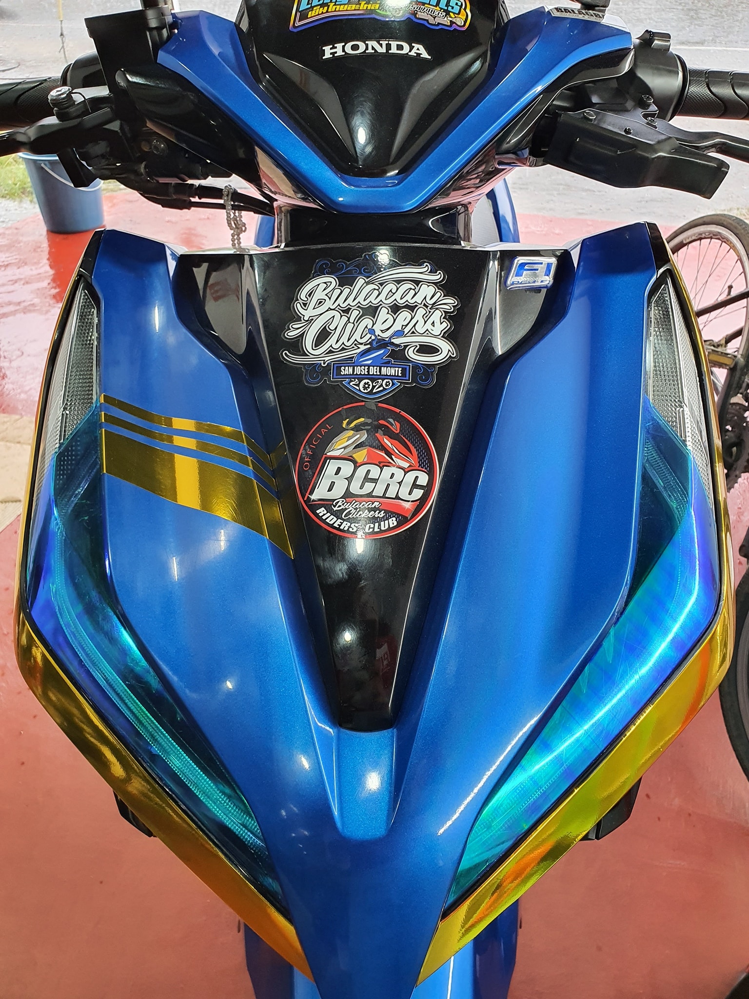 JUAN Decals - Honda Click Chrome Gold Linings 😊😍🥰 Kindly... | Facebook