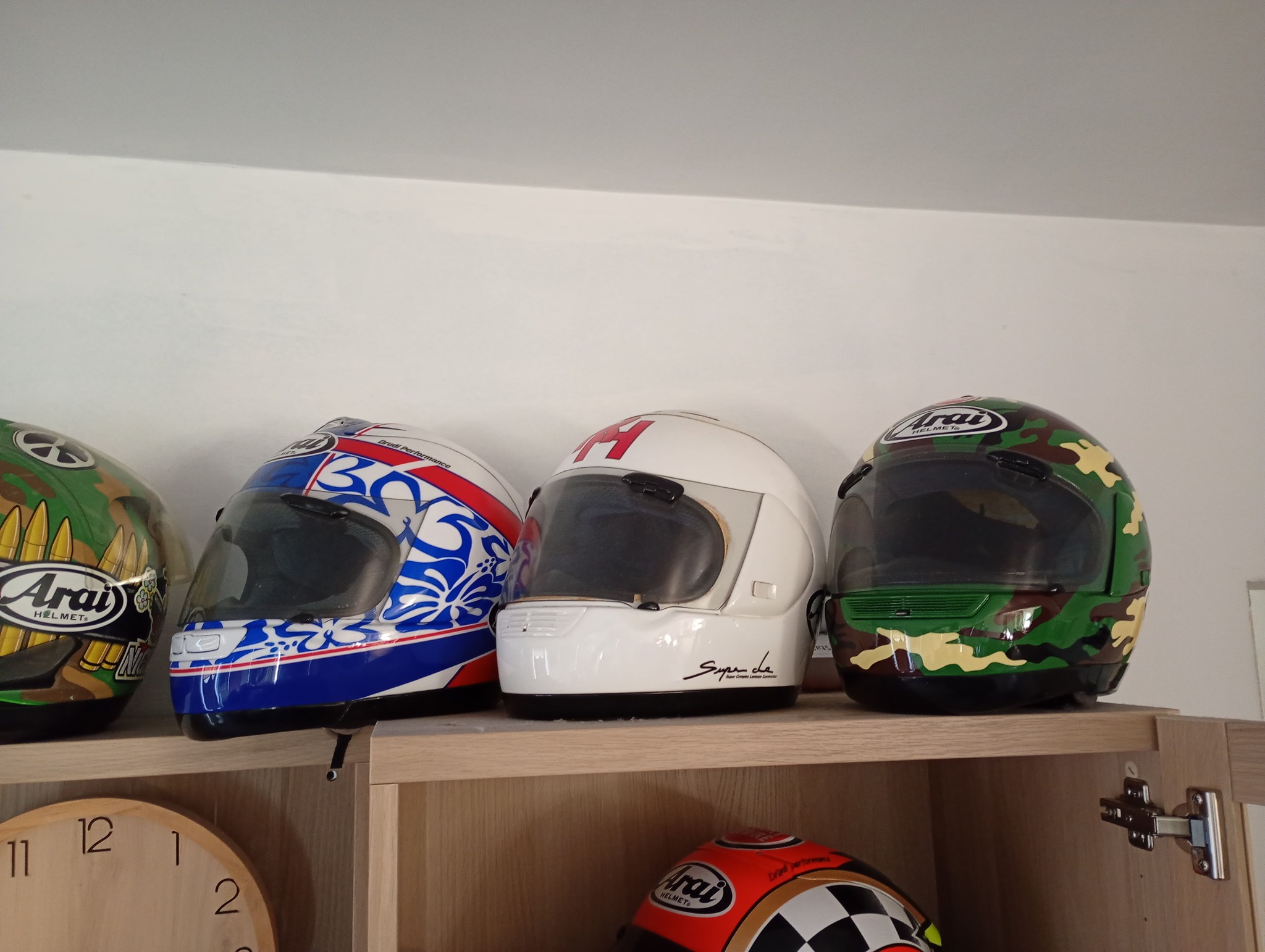 arai helmet for sale malaysia Ram-X - Diamond White The Variable Axis System (VAS) pivot cover is smaller and lower 35 Arai Helmet in All