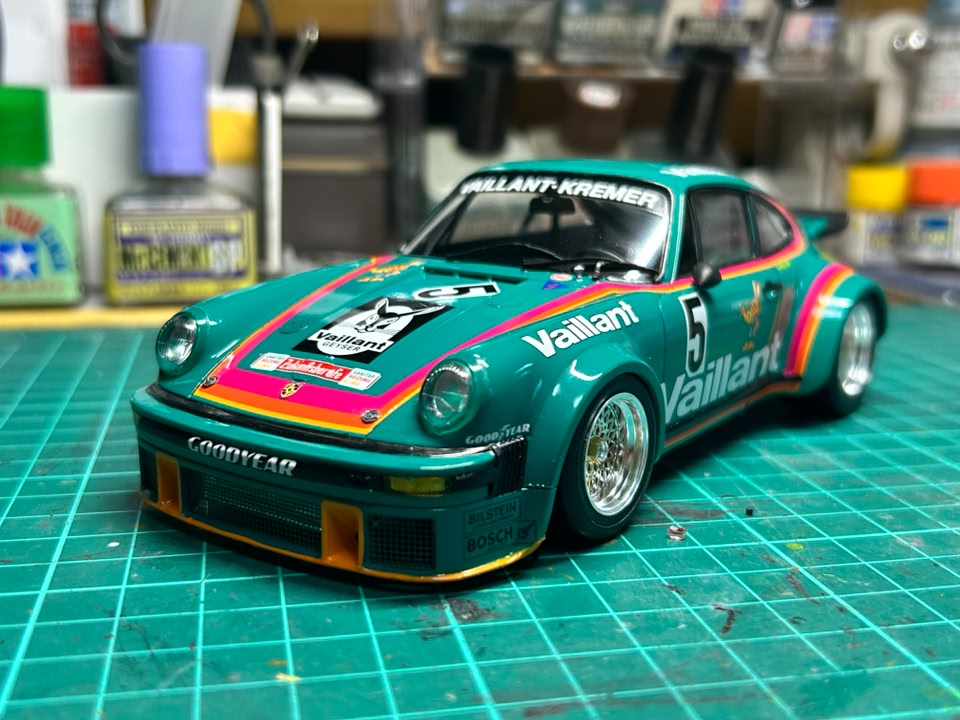 Tamiya 1/24 Porsche 934 Turbo RSR Vaillant model completed
