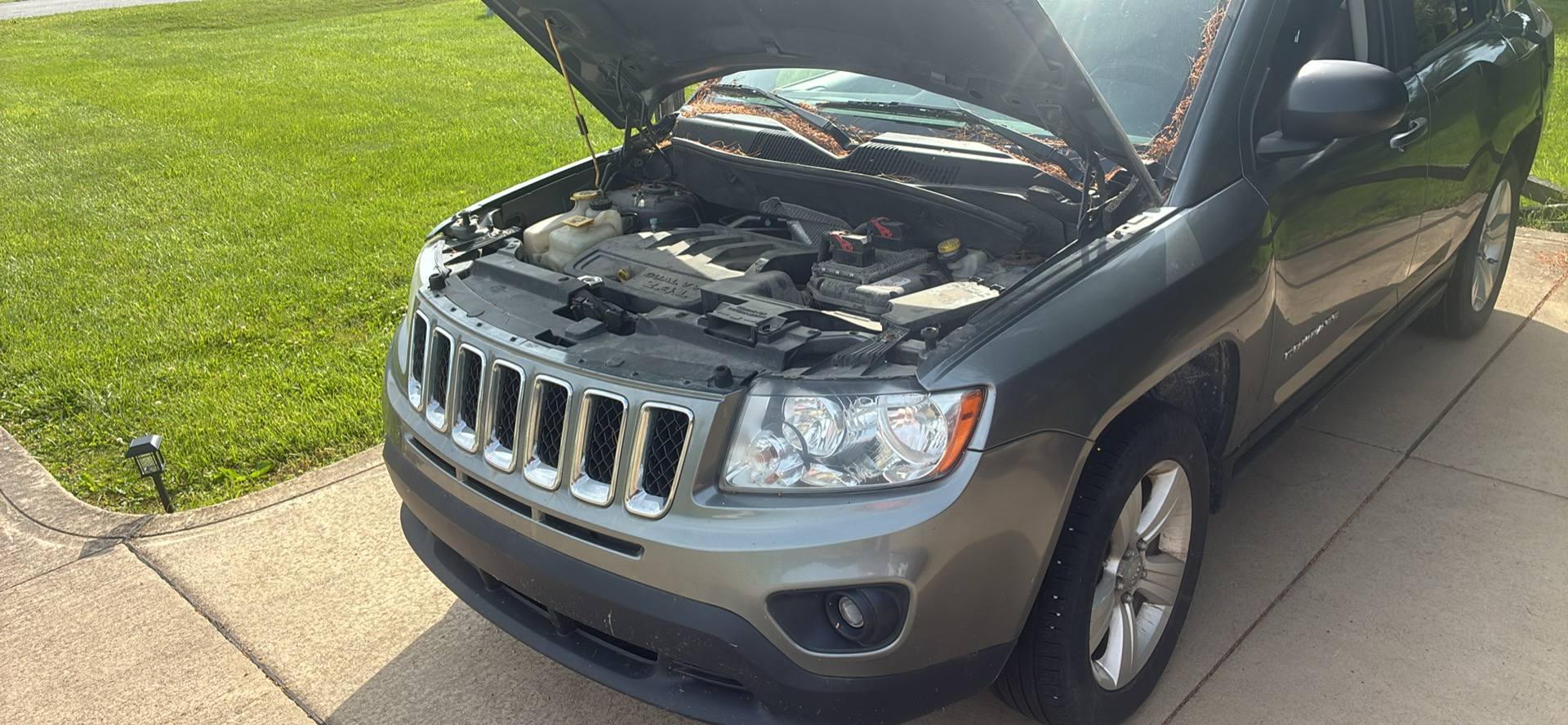 2012 jeep compass 1200 r best offer for parts only call 419 541 8232