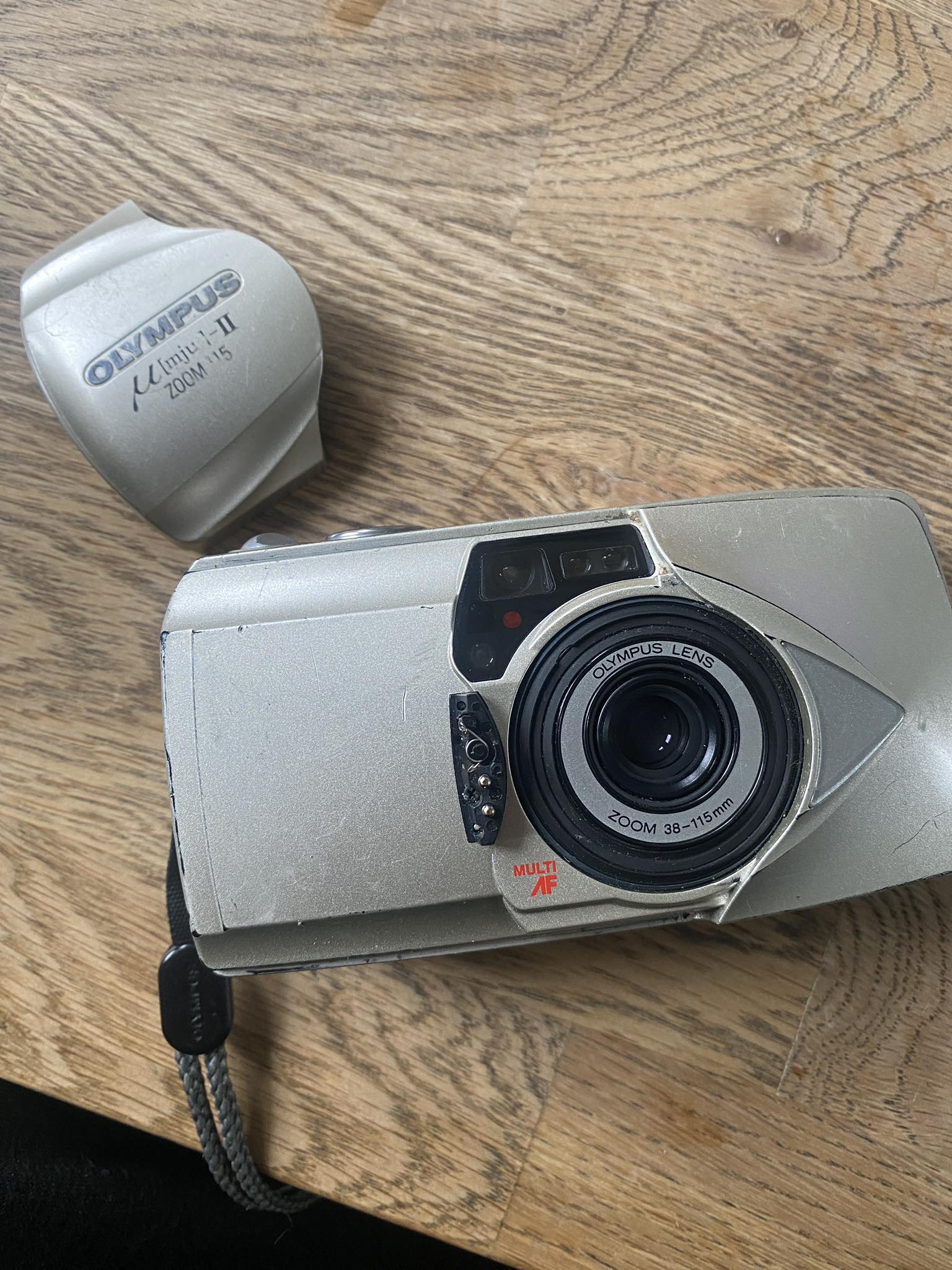 ジャンク□OLYMPUS μ ZOOM 140 VF□シャッターフラッシュ動作□AD251