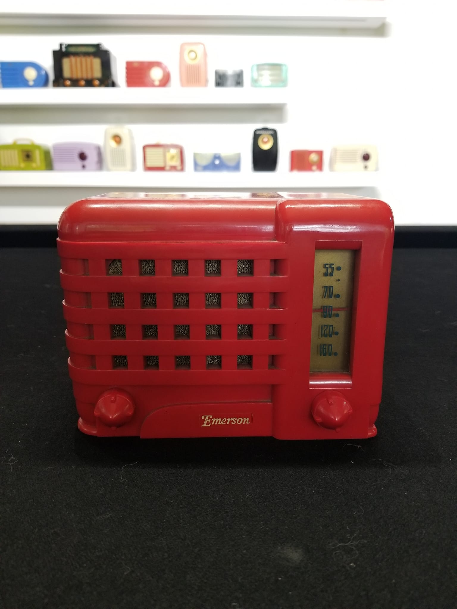 1947 Emerson Model 540A radio in red Plaskon