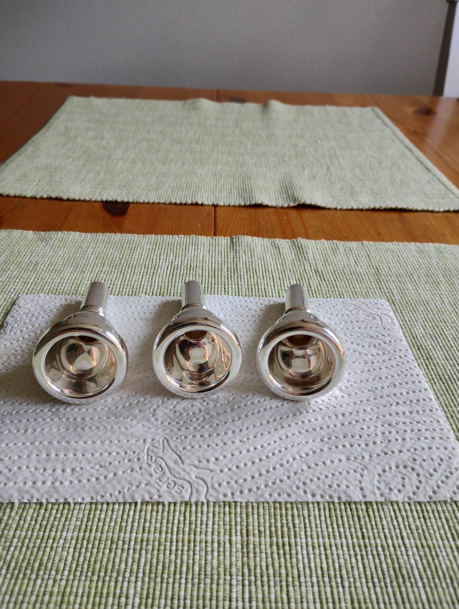 Difference between Schilke D6.0 Symphony and Straight Schilke 60?