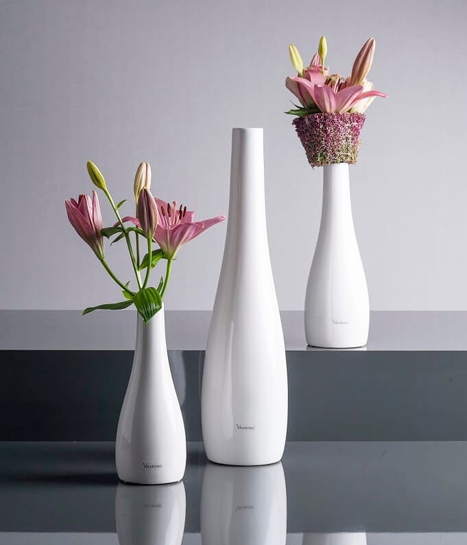 Ein schöne einzelne Blume aus deinem Garten oder vom Floristen – Vase Santiago ist die perfekte Solifleur Vase. Mit ein paar Details kannst du das Keramik-Gefäß selbst noch zu deinem Lieblingsthema de