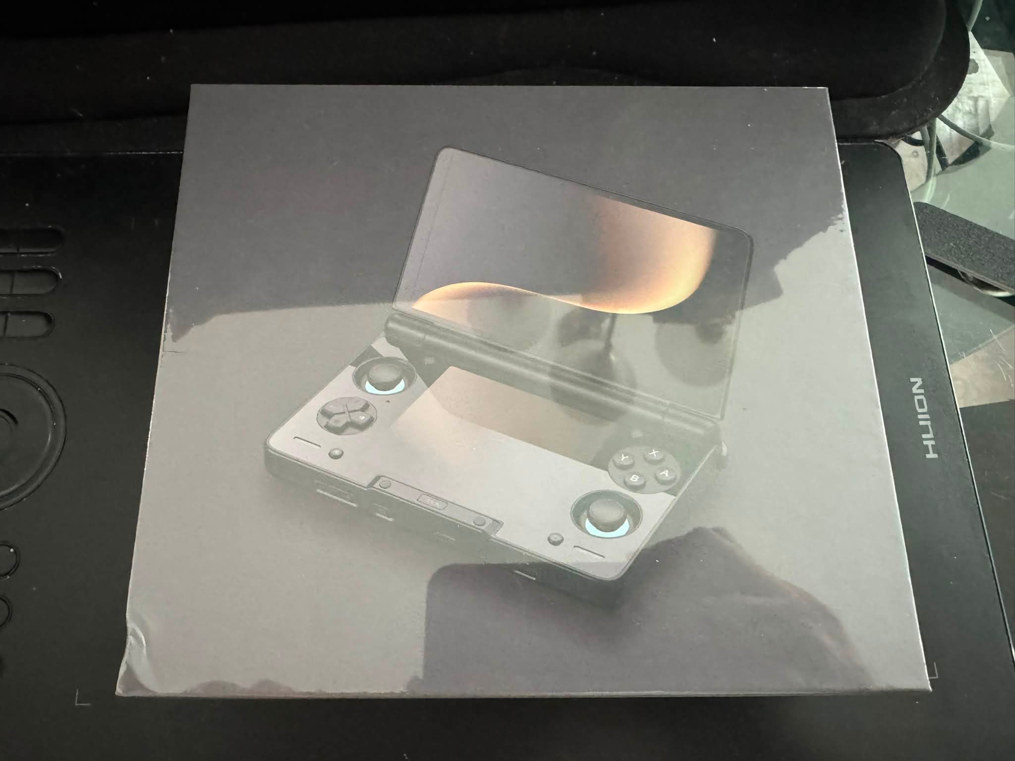 AYN Thor console shipping updates for purple Max version