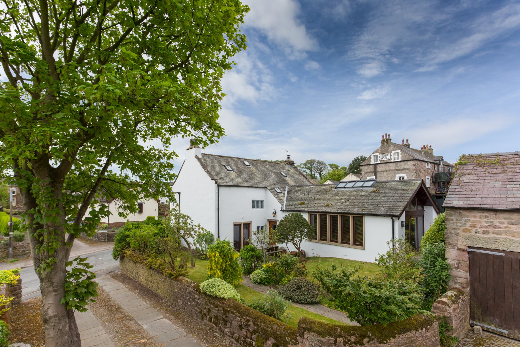 A stunning Grade II... - Matthews Benjamin Estate Agents | Facebook