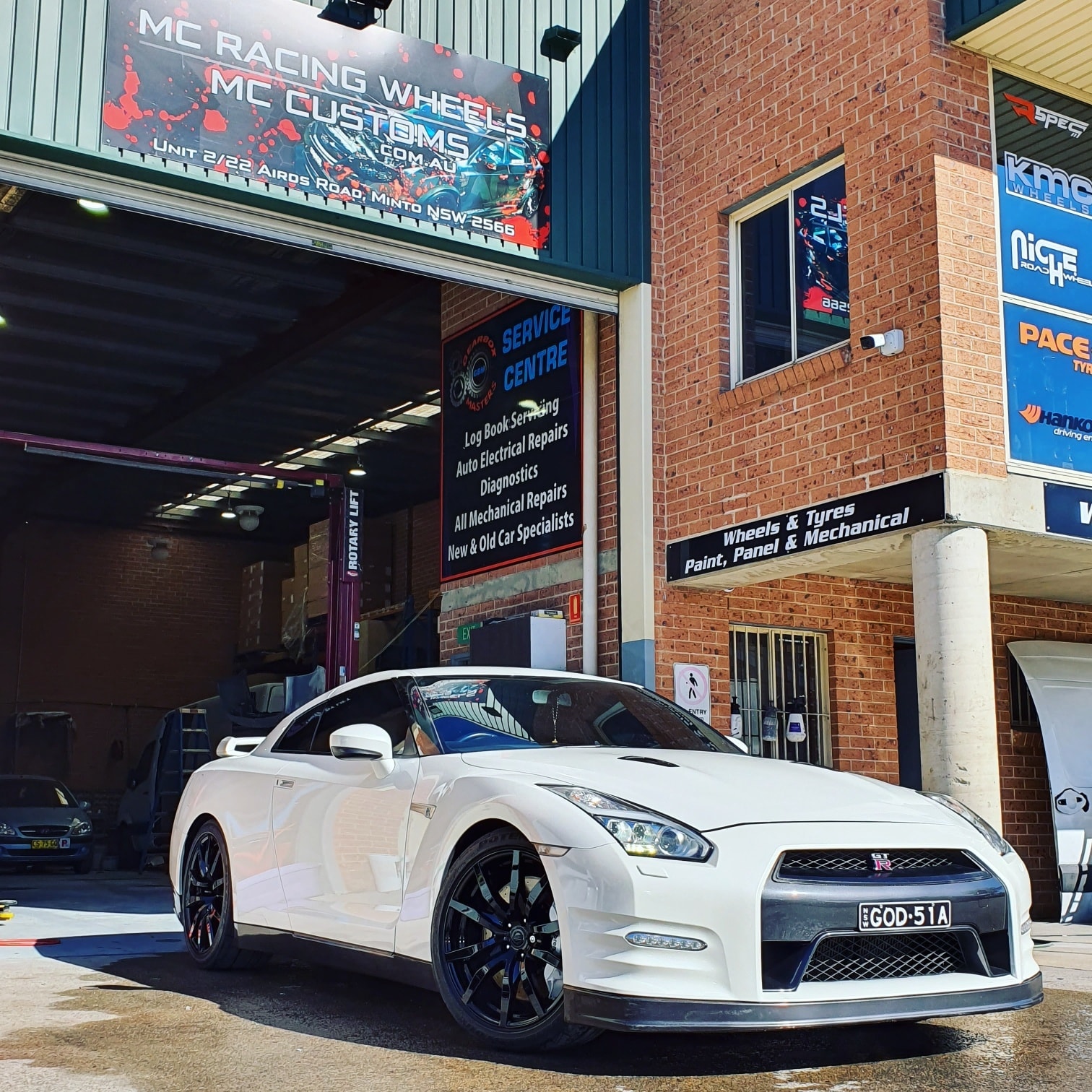 2012 R35 GTR came in for... - MC Racing Wheels / Mc Customs | Facebook