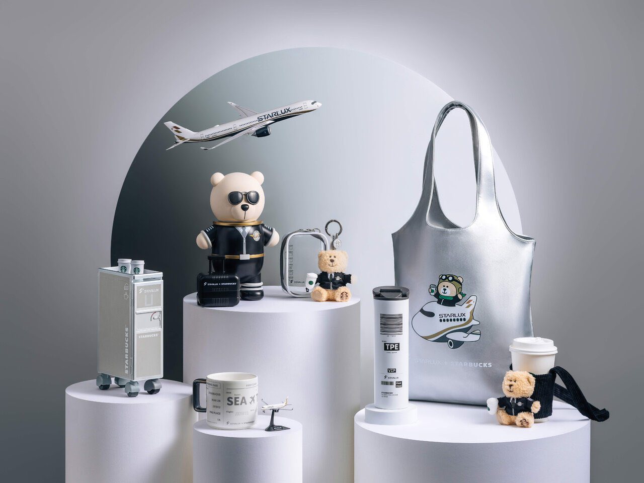 Selling Post”Pre Order 🇹🇼STARLUX AIRLINE X STARBUCKS ⚠️Buy 2