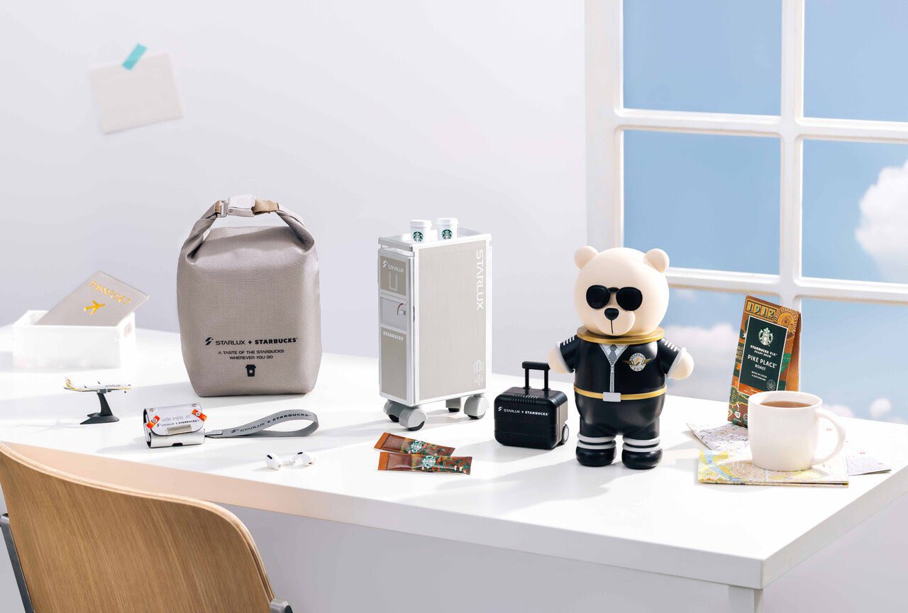 Selling Post”Pre Order 🇹🇼STARLUX AIRLINE X STARBUCKS ⚠️Buy 2