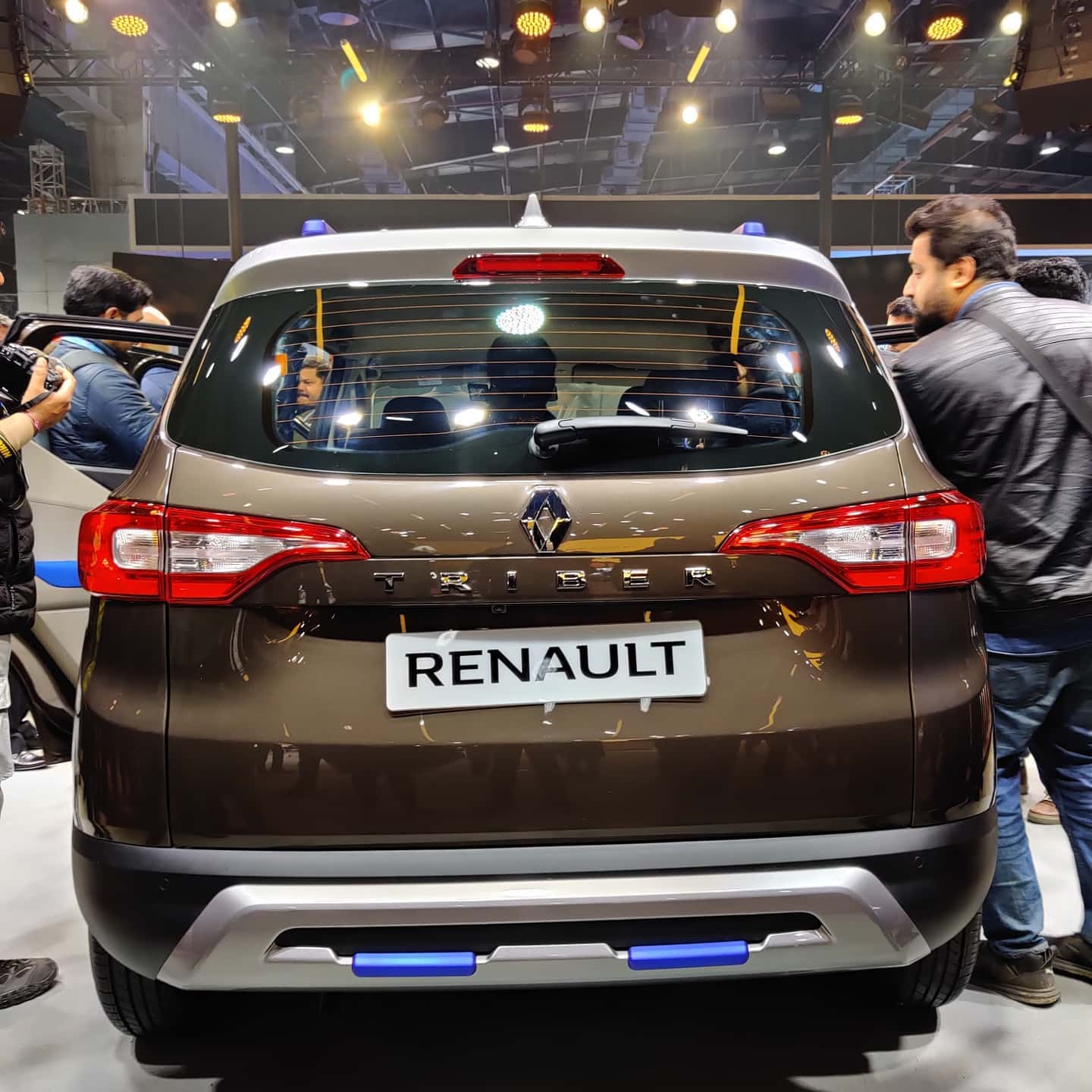 MotorOctane - Renault Triber AMT unveiled. Now the car...