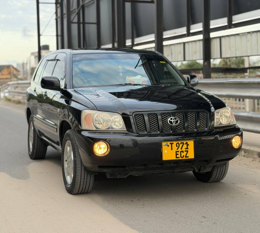 Onsale Toyota Kluger #ECZ Year of manufacture 2004 body Colour