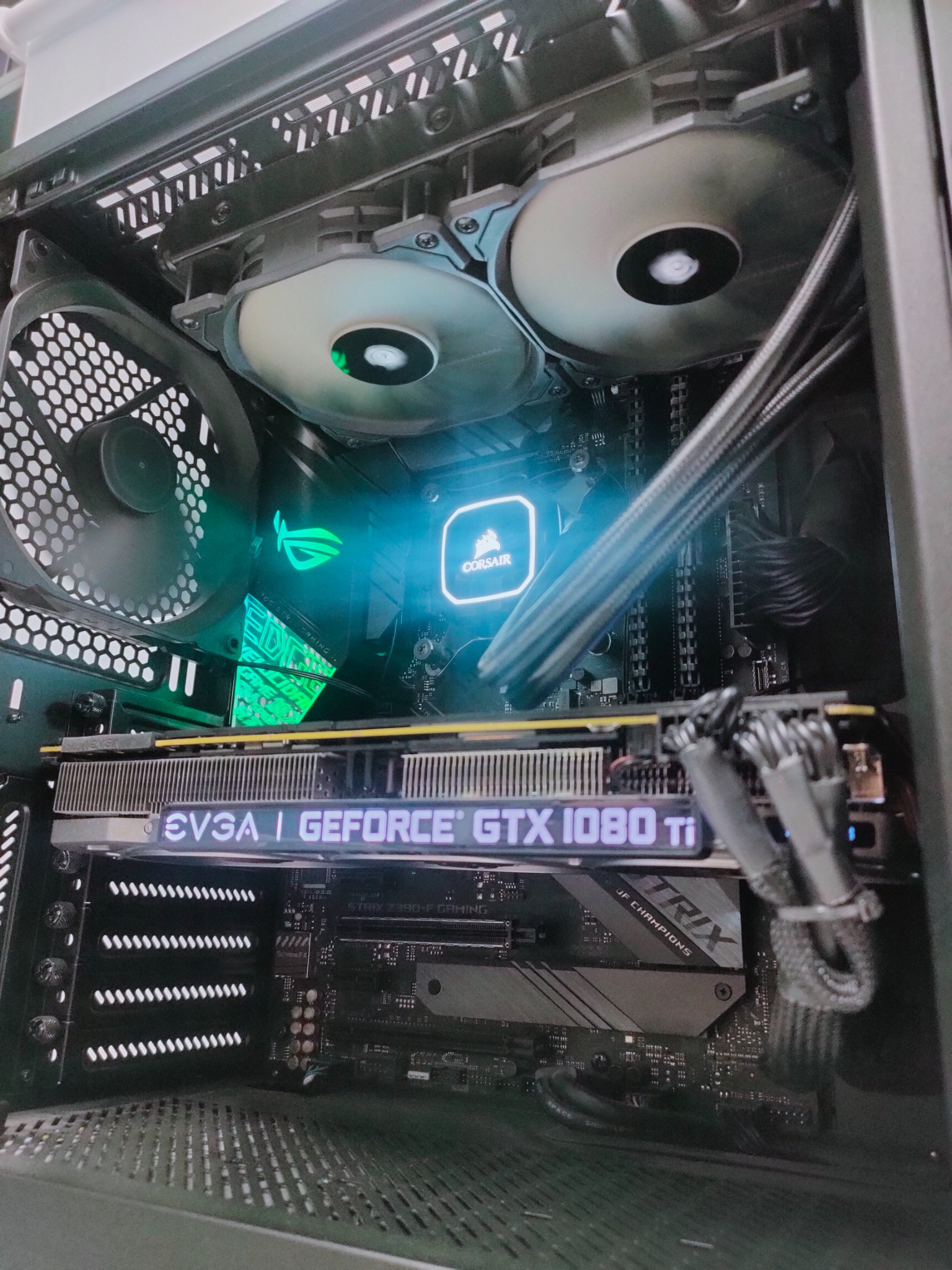 Is this gaming PC bundle with Intel i9-9900K and Samsung 32GB RAM