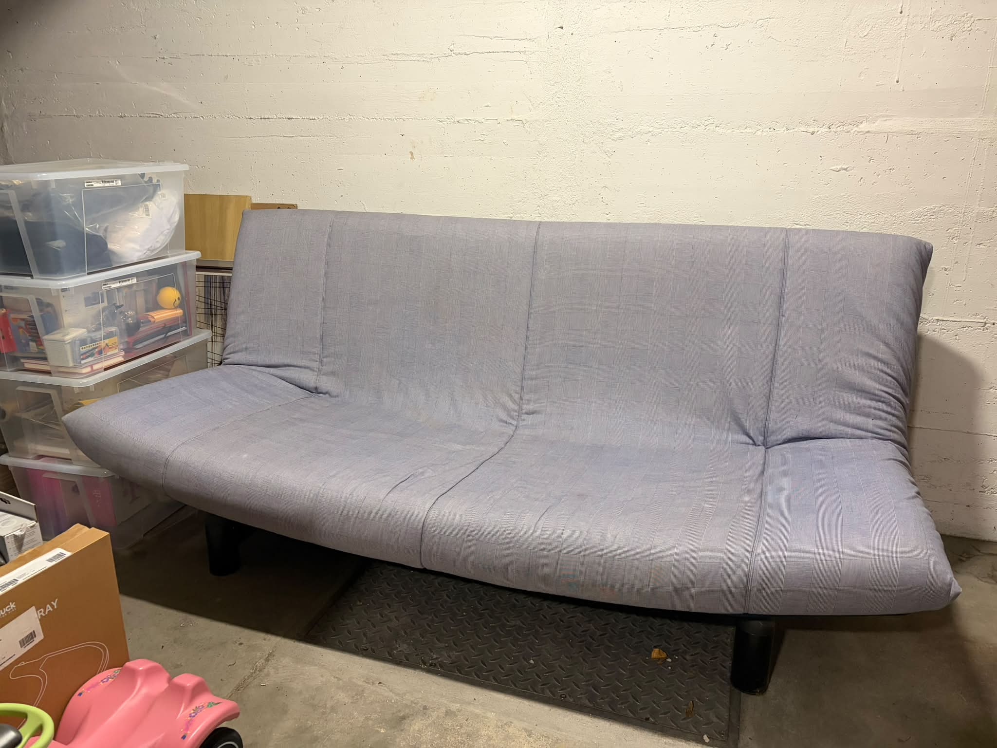 zu verschenken*** Hallo liebe Netties, leider wurde das Schlafsofa nicht abgeholt🙄, daher nochmal: Wir verschenken ein hellgraues Schlafsofa (2 m lang) in Bergisch Gladbach Hebborn. 🛋️