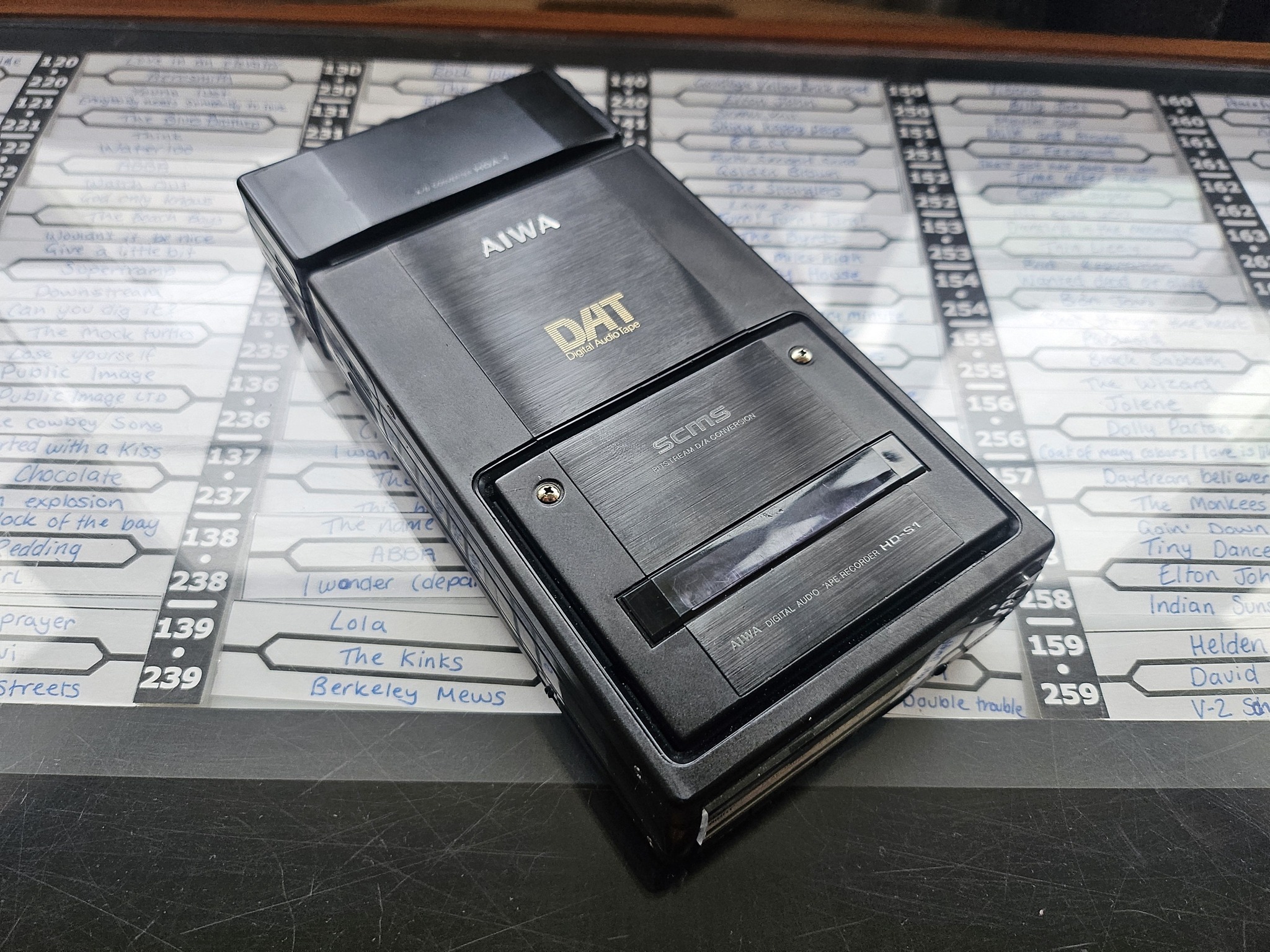 Battery solutions for aiwa hd-s1 player?