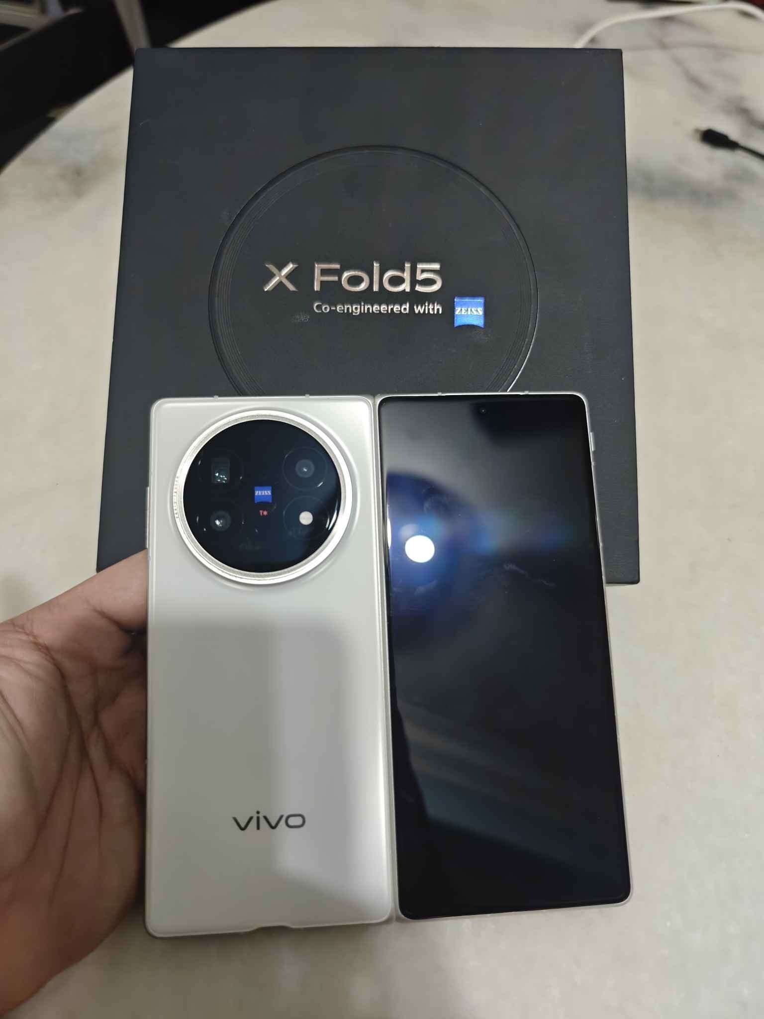 Vivo X Fold 5 16+16/512GB 6000 mAh 3.3GhzSnapdragon 8 Gen 3 Mobile 