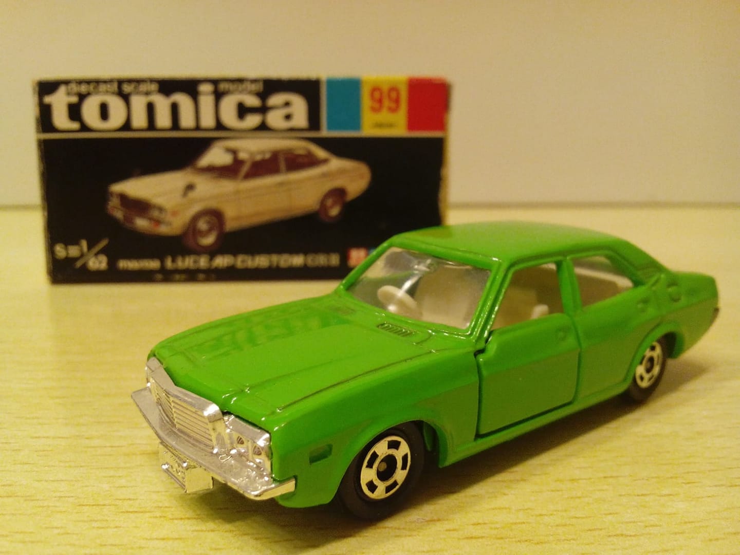 402-729 Hi-Story 1/43 マツダ LUCE CUSTOM GR Lost in the Memory ! ( Mazda - Luce AP Custom GRII )