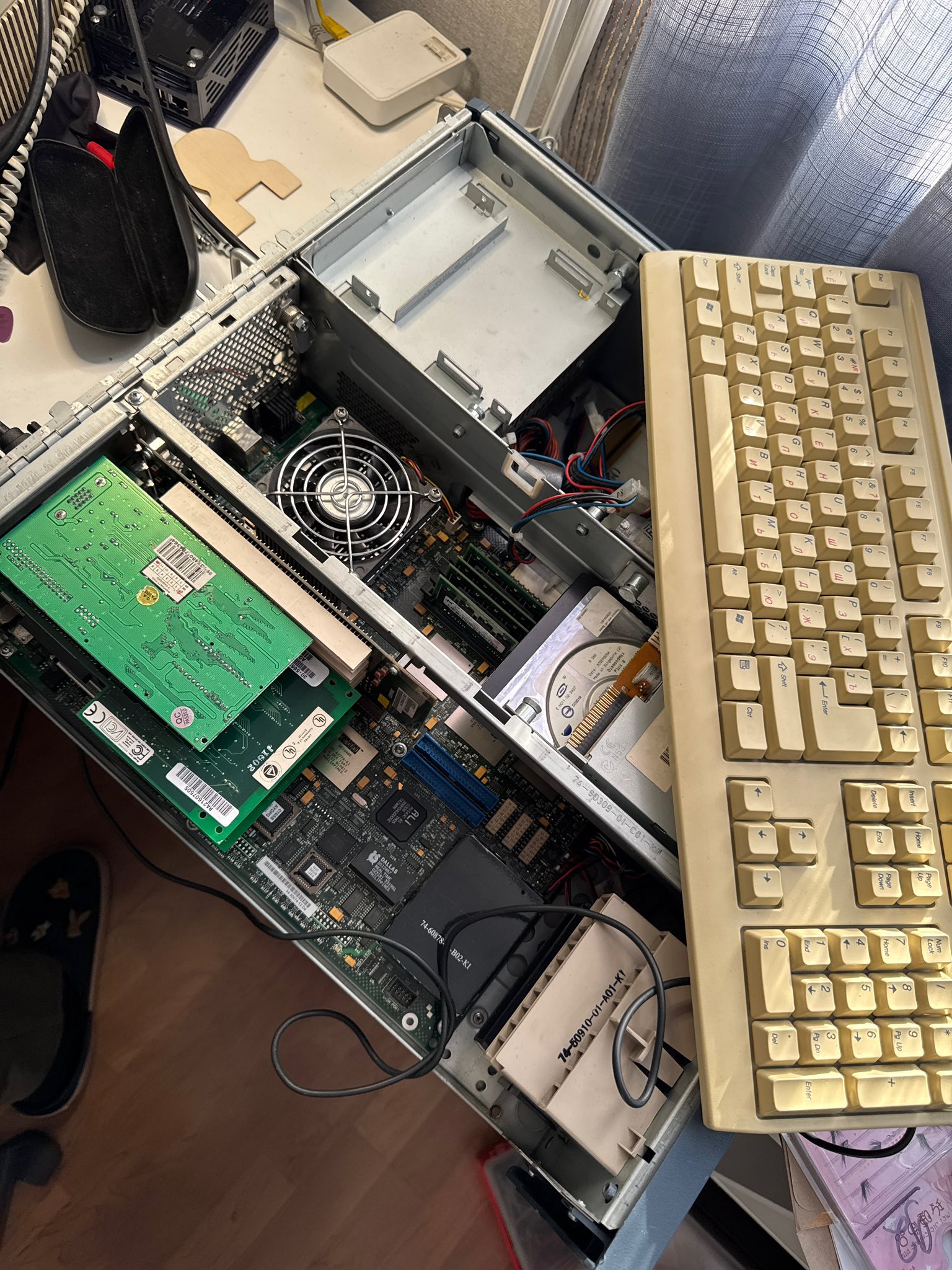AlphaServer 8400's dual 300MHz EV5 21164 CPU module