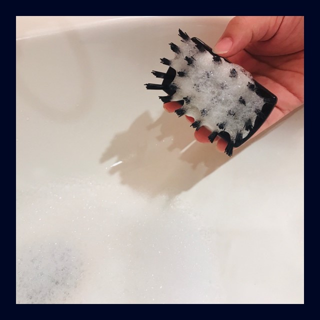 ヘアブラシのお手入れ方法 水洗い編 メイソンピアソン Mason Pearson Facebook