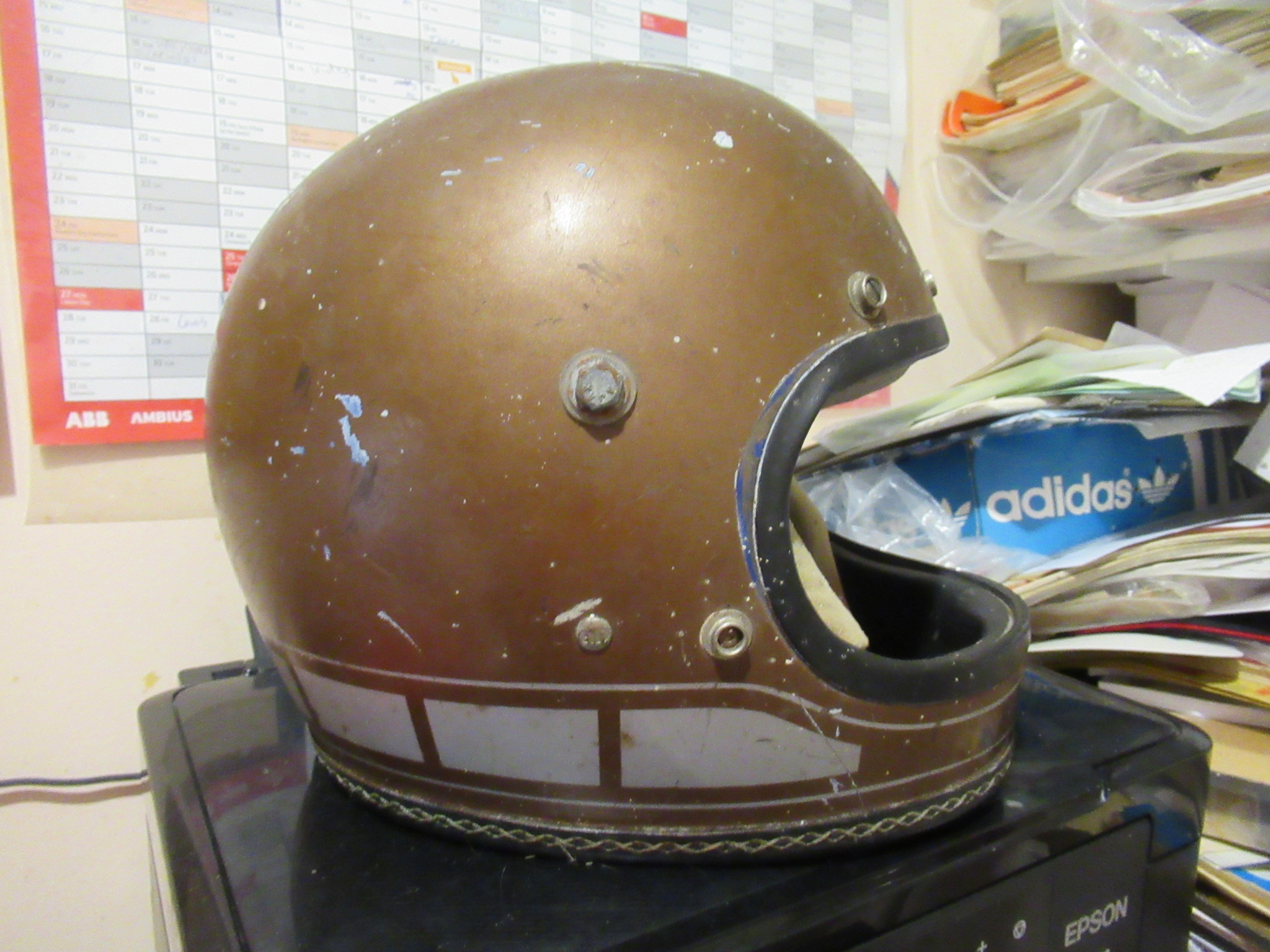 1976 motorcycle helmet CFZWJ DOT Certified Adults Baseball Cap for Men Women, Retro Motorcycle Half Helmet for Scooter Moped and Street Cruiser Jet Style Skull Cap Helmet : Automotive encased in an airtight Perspex box with an outer Spark card sleeve Niki Lauda 1976 F1 Replica