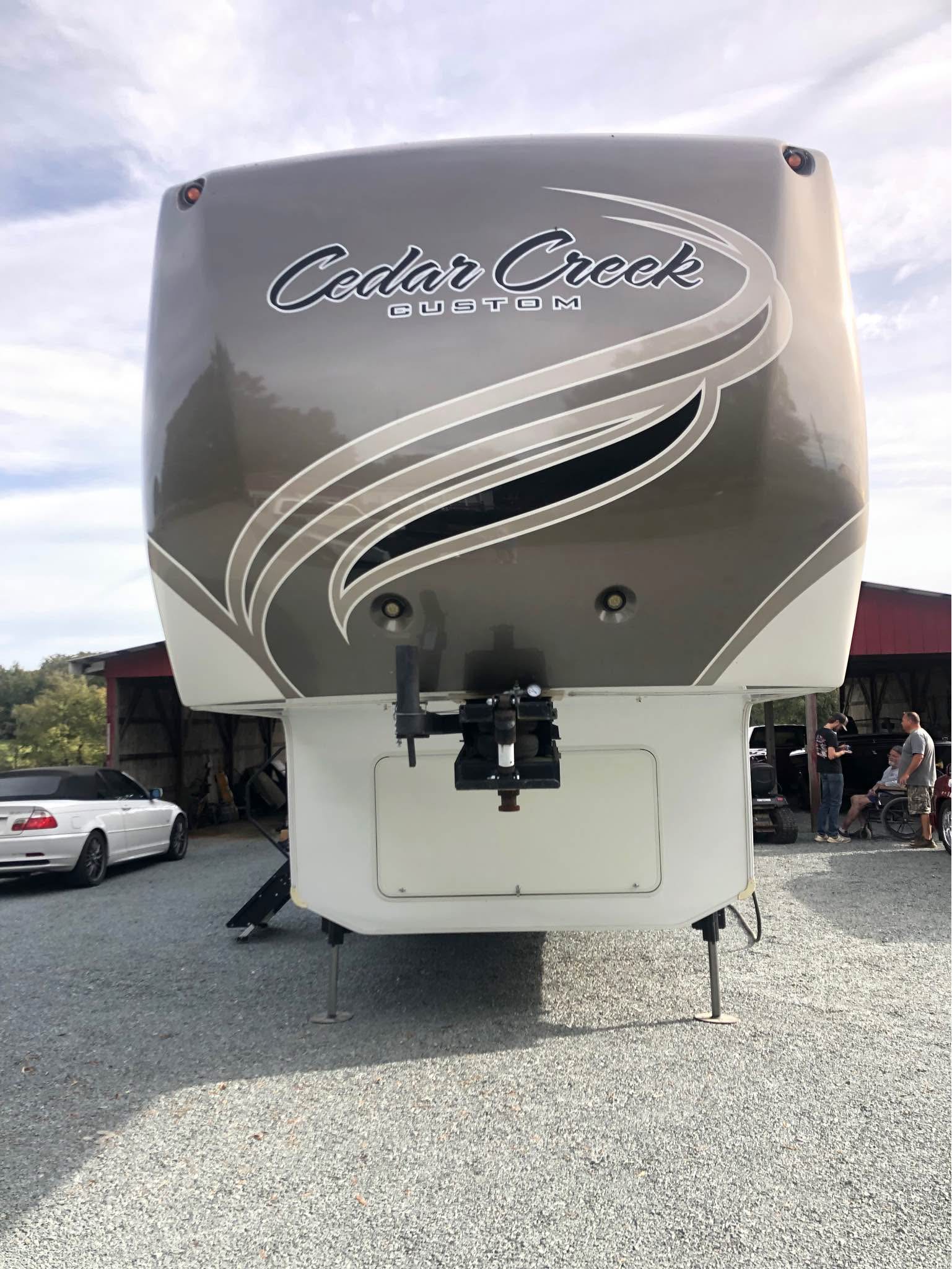 Cedar Creek Fifth wheel camper, 2012 like new!!!! - RVs & Campers ...