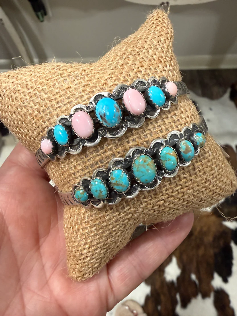 Where to find turquoise and spiny oyster earrings and necklace to