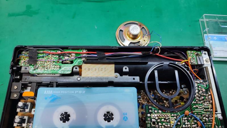 1990年前後の古いオーディオ機器のカタログ出てきました。