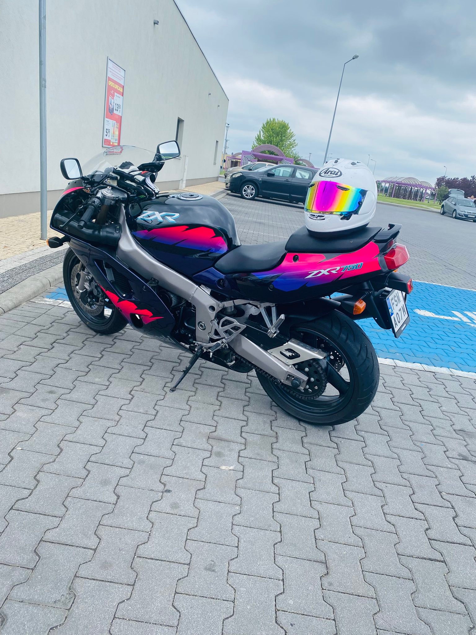 Kawasaki ZXR 750 in excellent condition