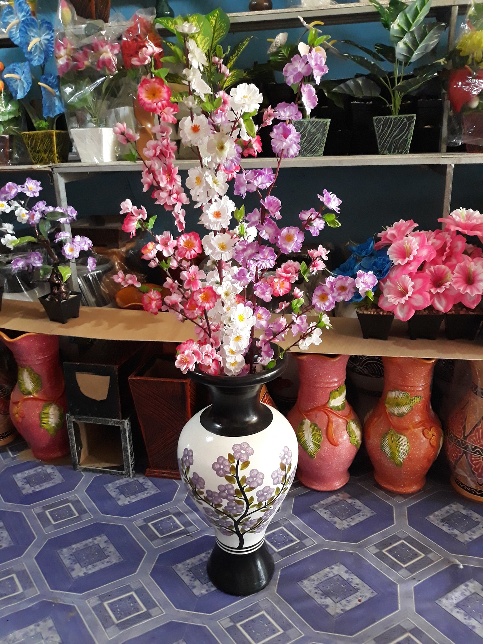 Guci tanah liat atau guci grabah... - Toko Bunga Fara Flowers