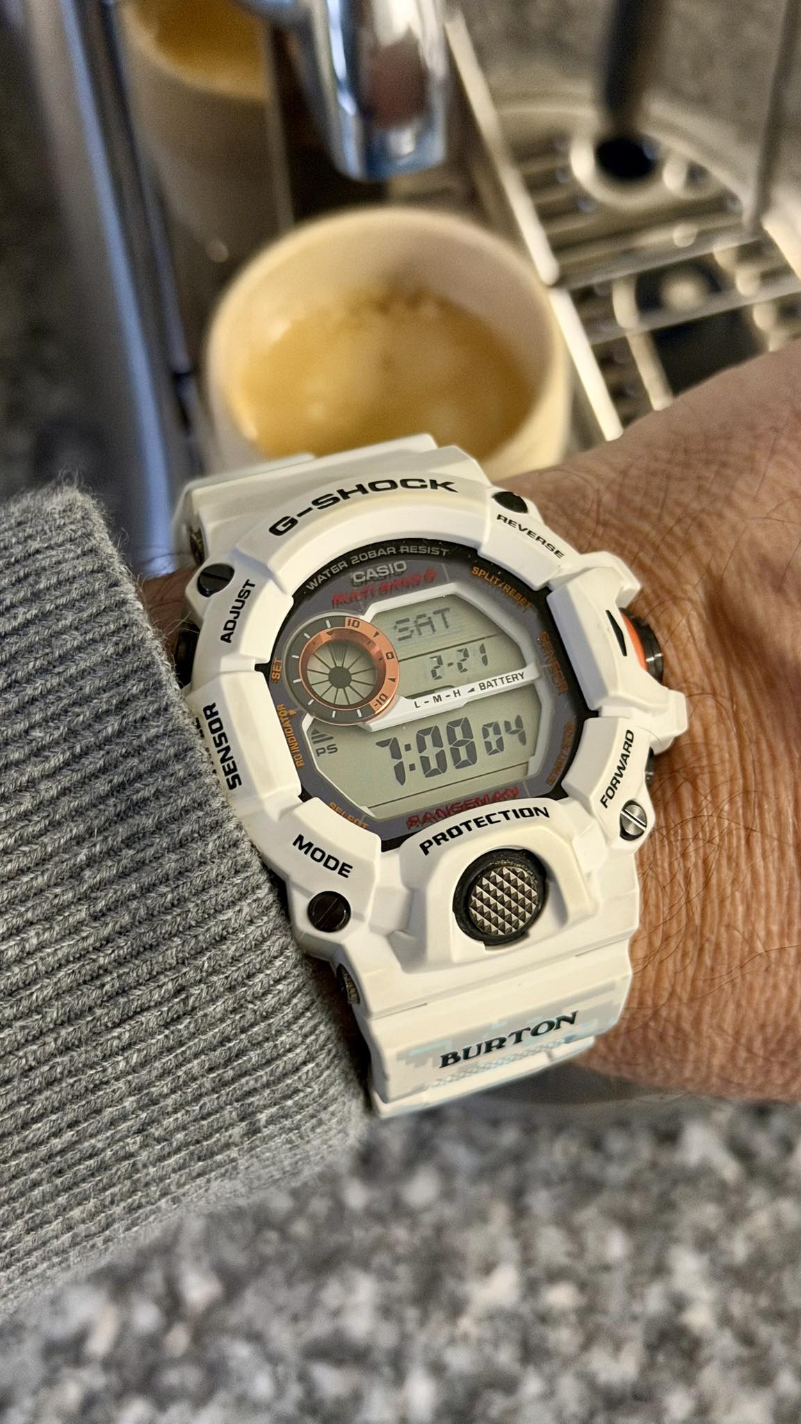 Today with a BURTON 😎 #gshock #gshockportugal #nevergiveup