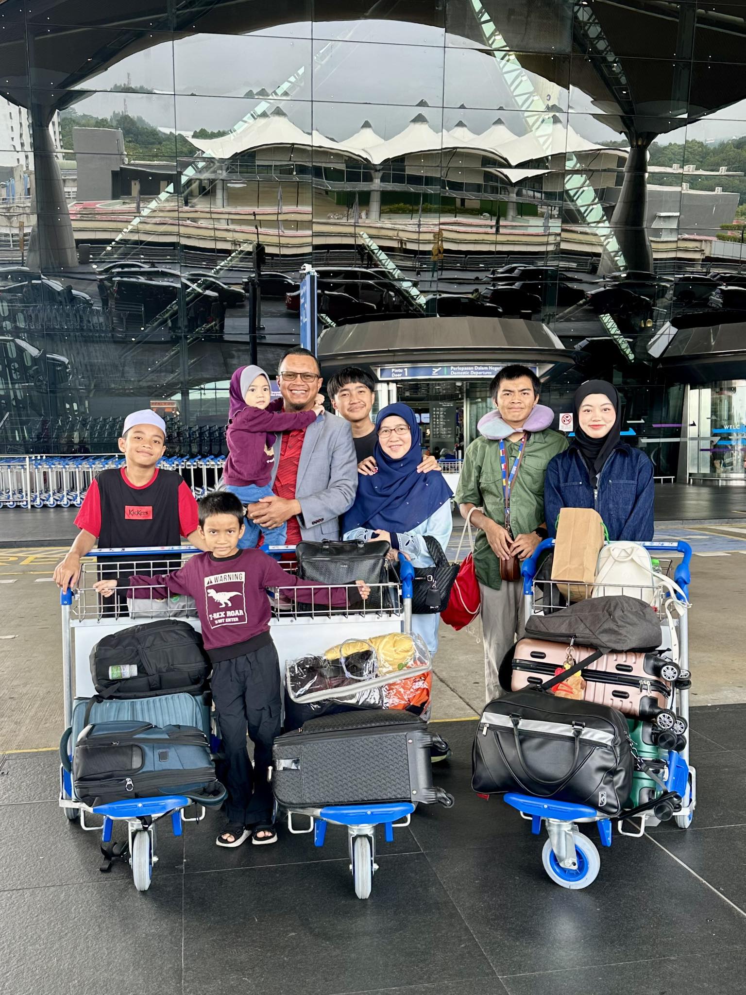 Muhtar - Alhamdulillah. Balik Kampung! @KLIA, in shaa Allah kami ...