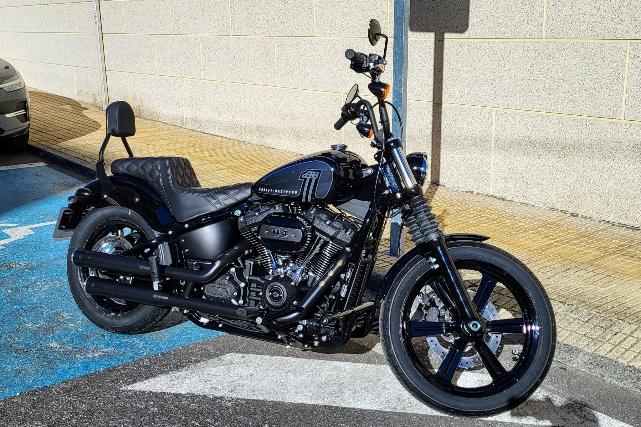 2024 Vivid Black Street Bob gas tank raise examples needed