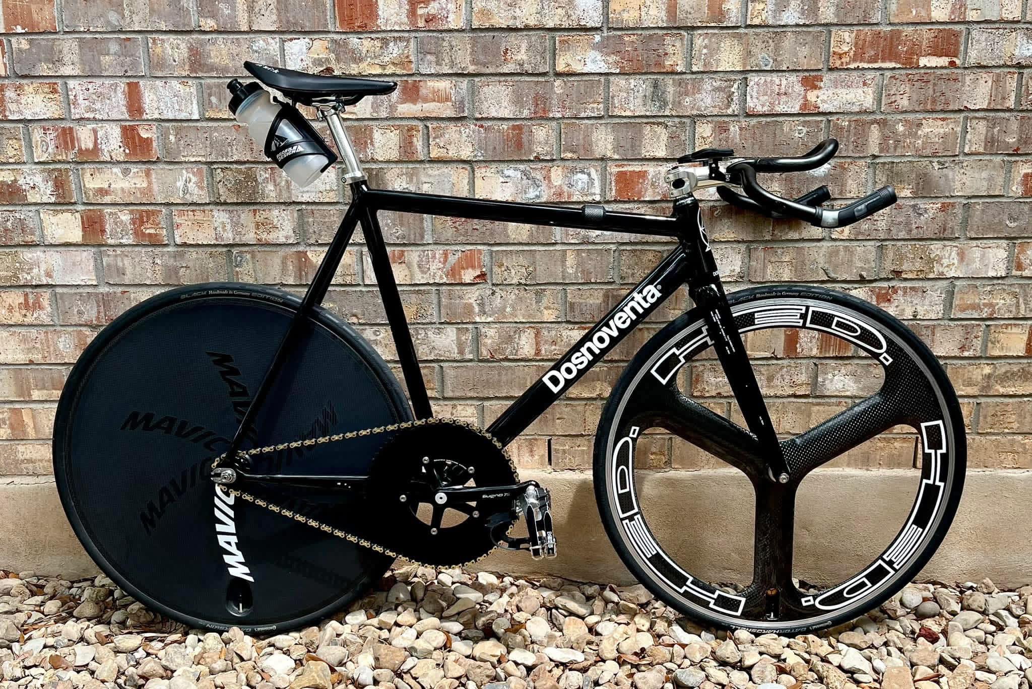 Modern Dosnoventa fixed gear bike with 70x16 setup
