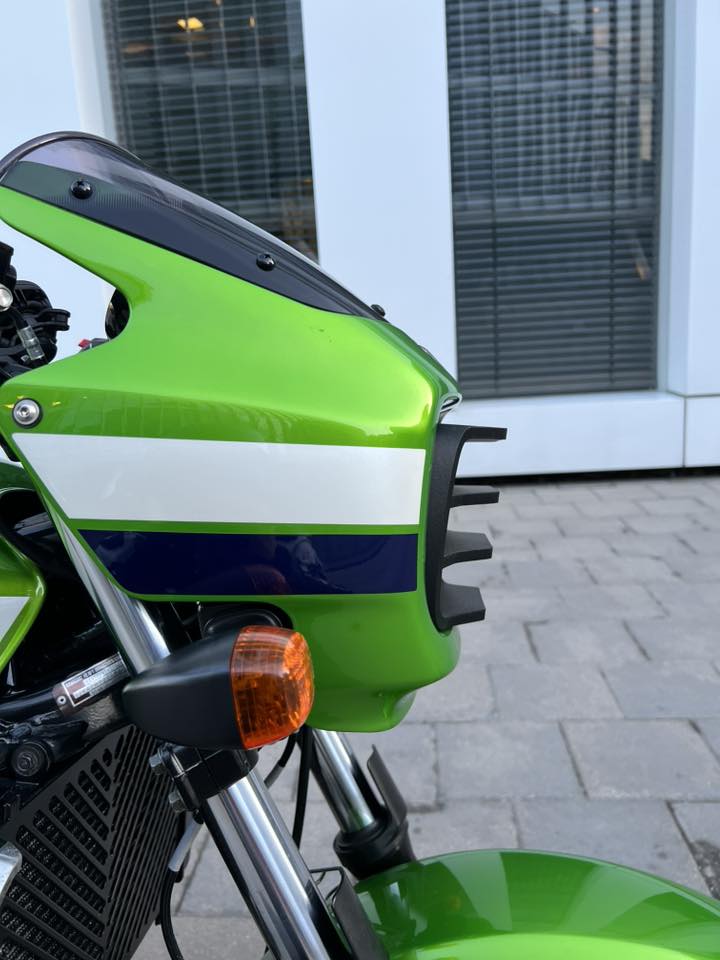 Kawasaki ZRX1200R/ZRX1100R bikini head light louver