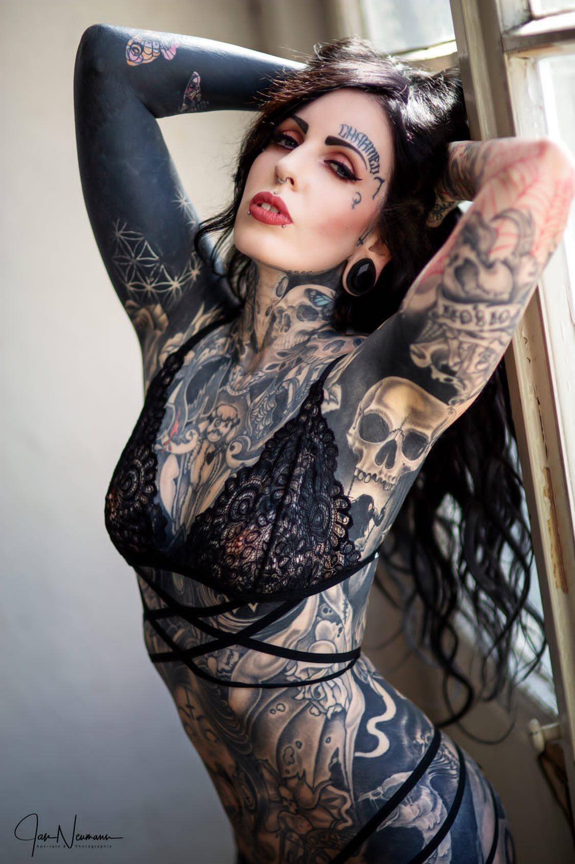 🇩🇪 Jess Lamia Tattoomodel... Tattoos sind mehr als Farbe
