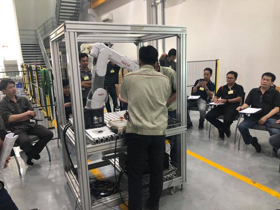 ยินดีต้อนรับ ทุกท่านที่มาอบรม Robot Programing ซึ่งทาง NACHI Robot ร่วม ...
