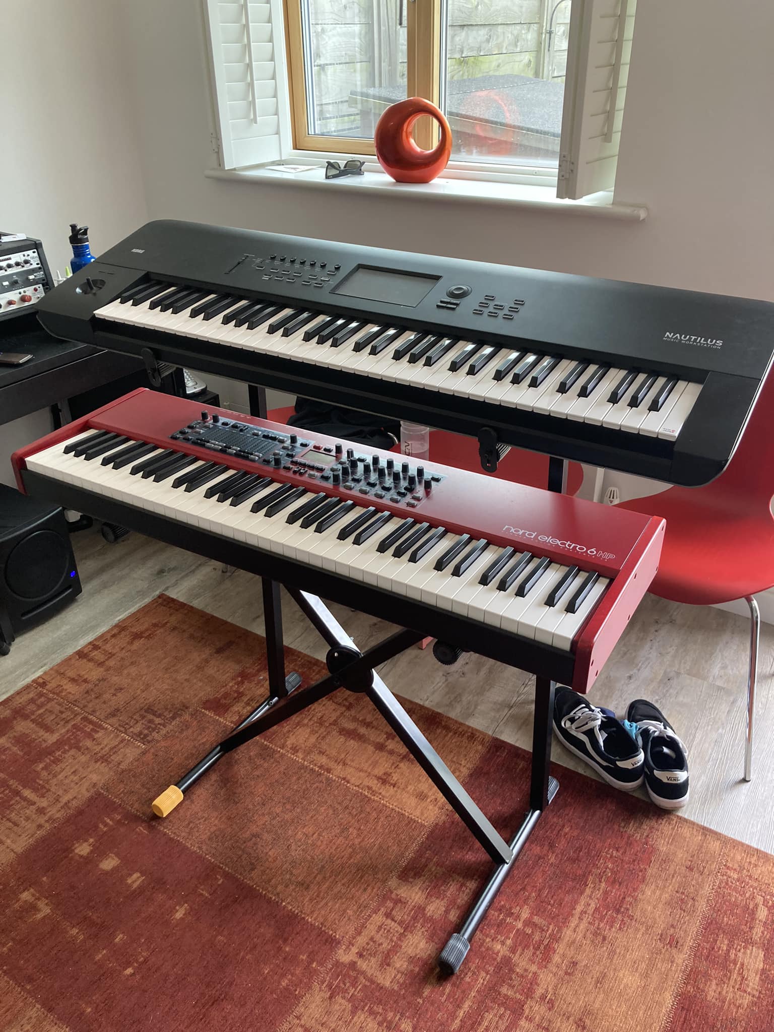 Has anyone experienced keyboard issues with Nord Electro 6 HP73?