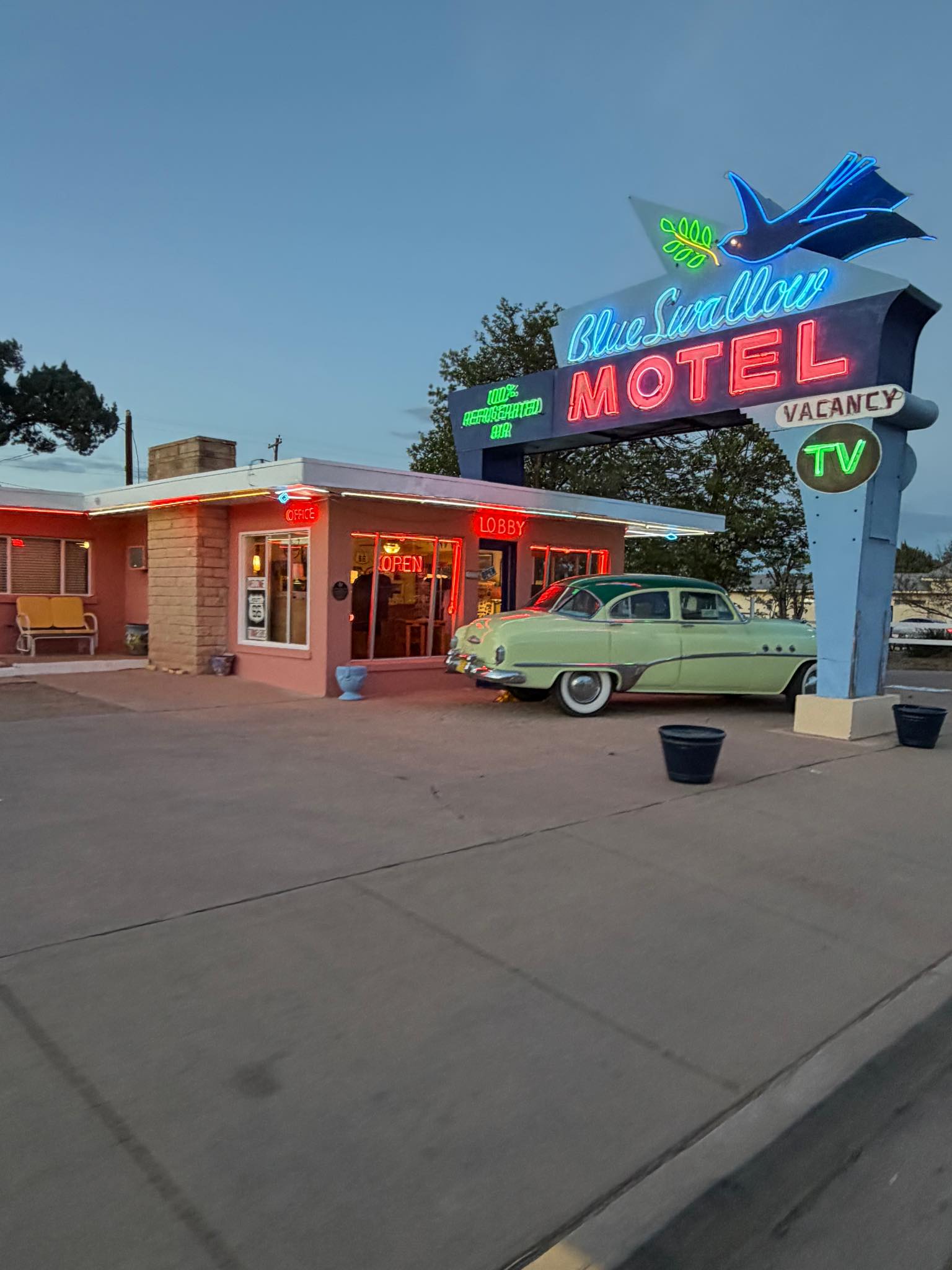 Took this in Tucumcari, New Mexico 000 2000 咖路