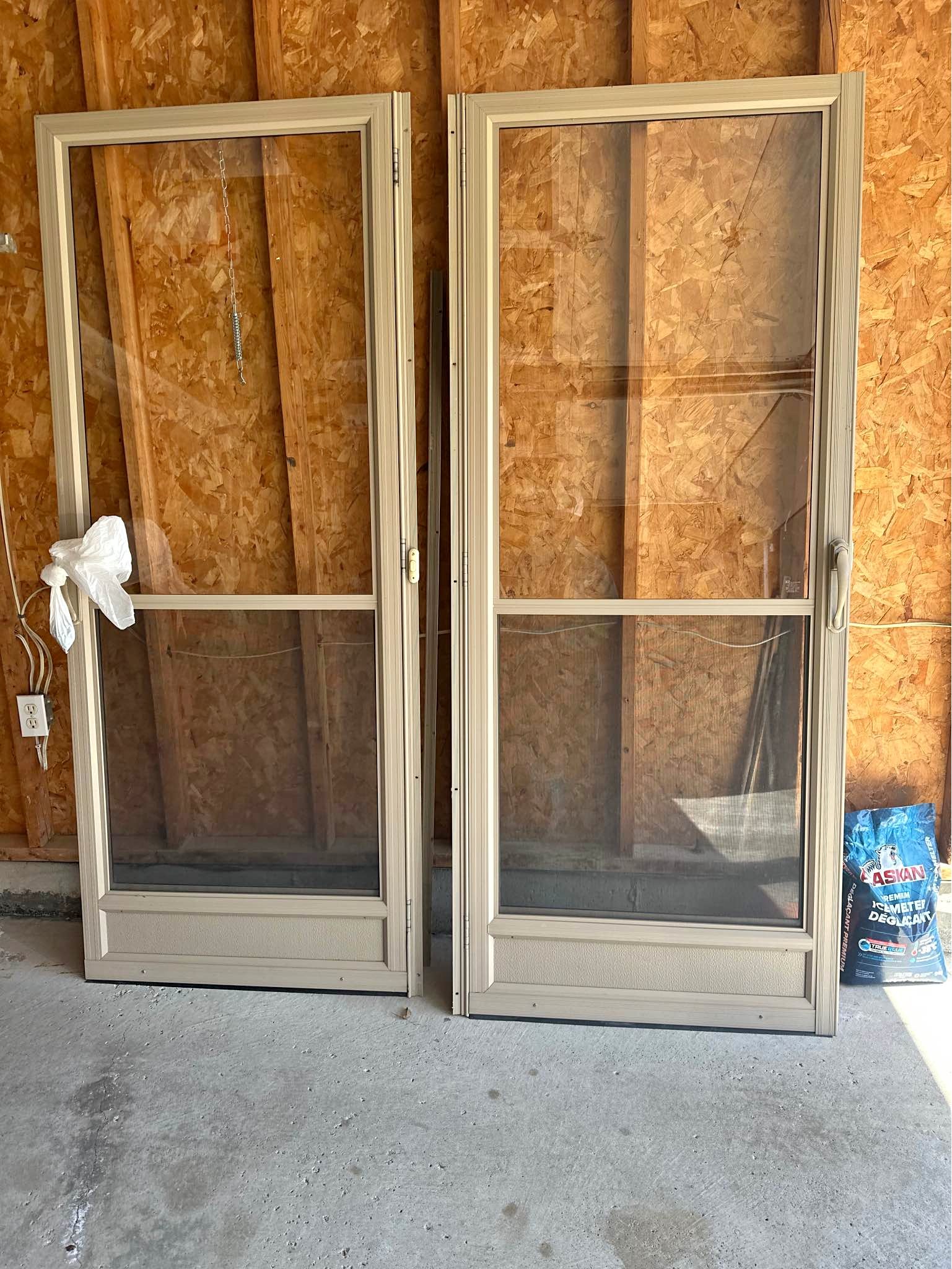 Storm Door - Miscellaneous - Hamilton, Ontario | Facebook Marketplace