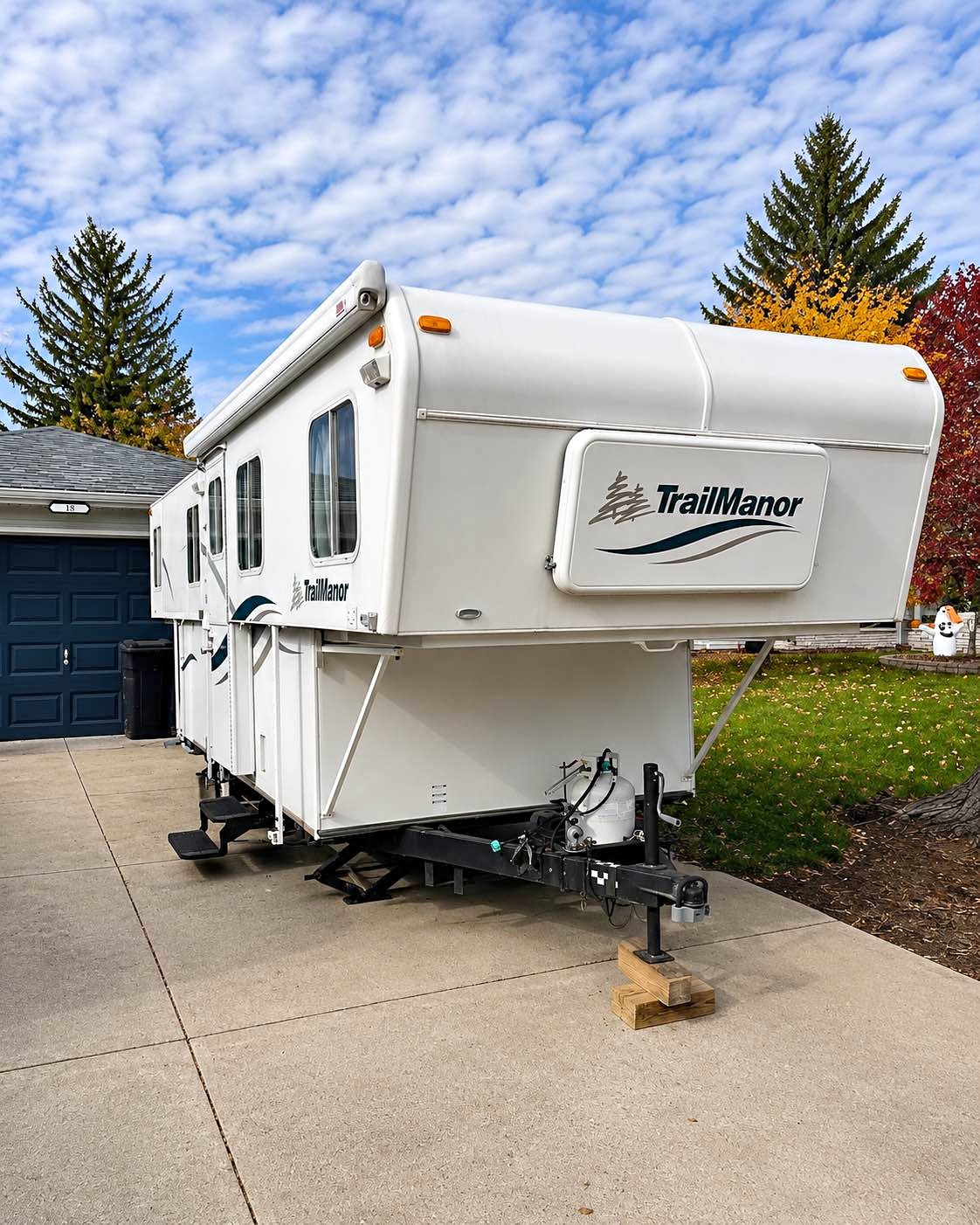 2004 Trailmanor 2619 Specs