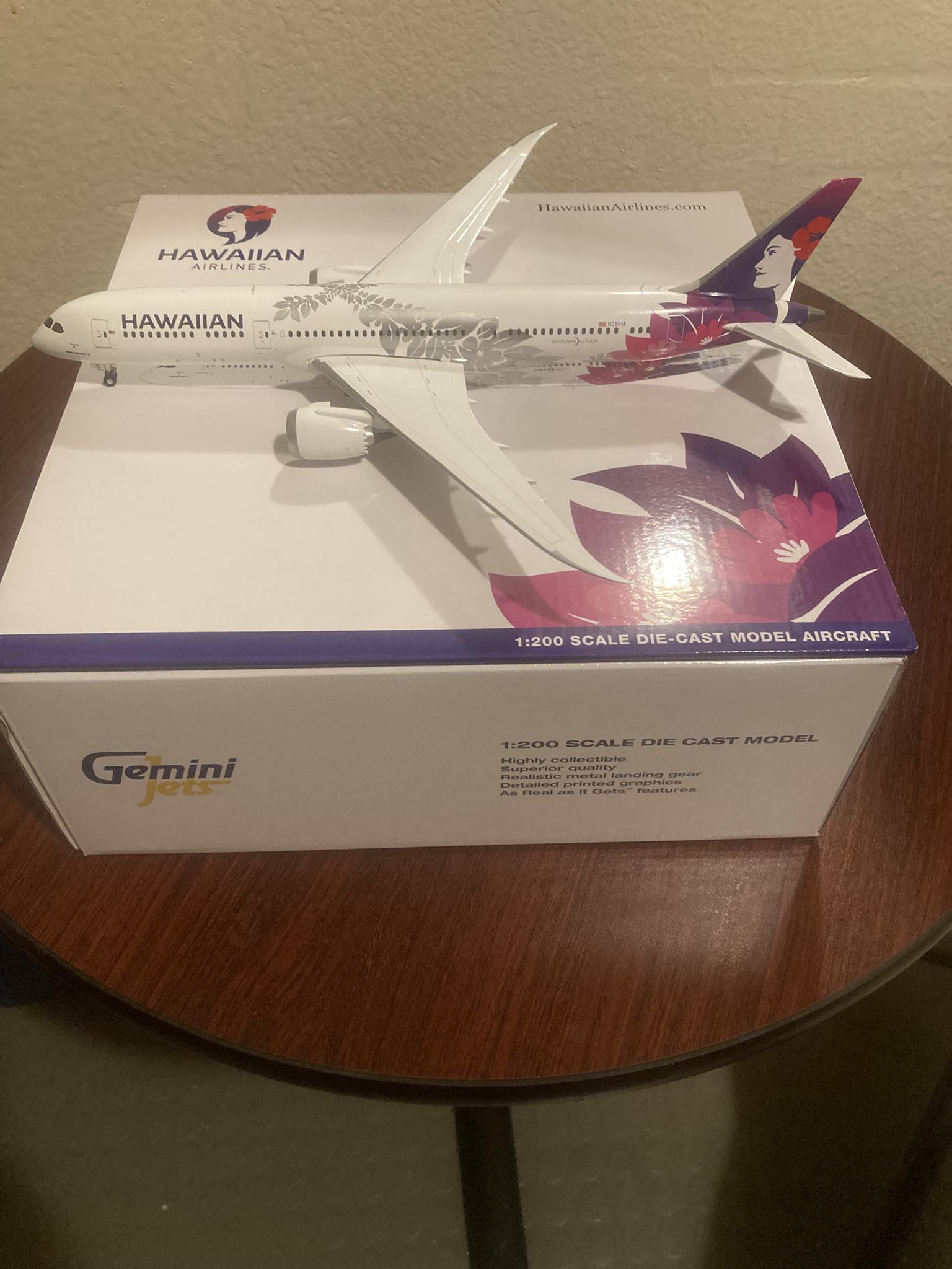 ✈️【EVA Air 787-9 1:200 Aircraft Model is here!】✈️ 👇Packed
