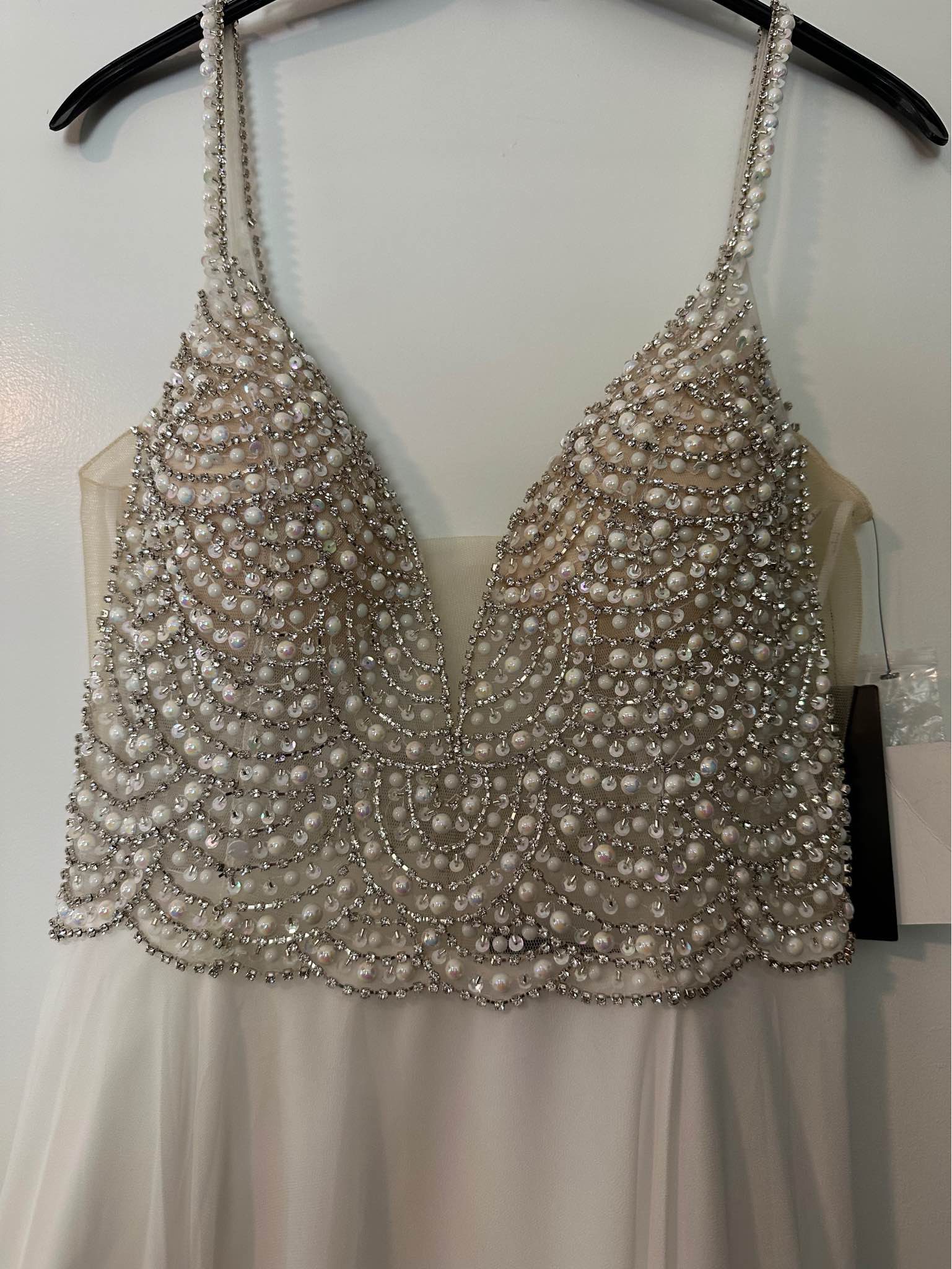 Lulus brand new tags on ….Paid 240$ Made for Forever dress size Large Perfect for beach wedding or 2nd look 