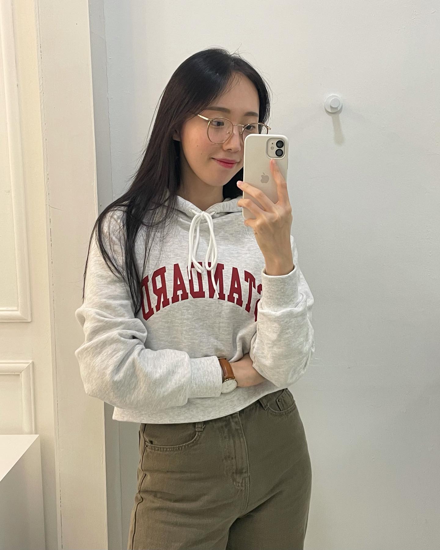 Ropaale 로파알레 - 매장에서 젤루다가 인기 많은 크롭후드티👏🏻 백메란지가 new컬러로 입고 되었지용🤗